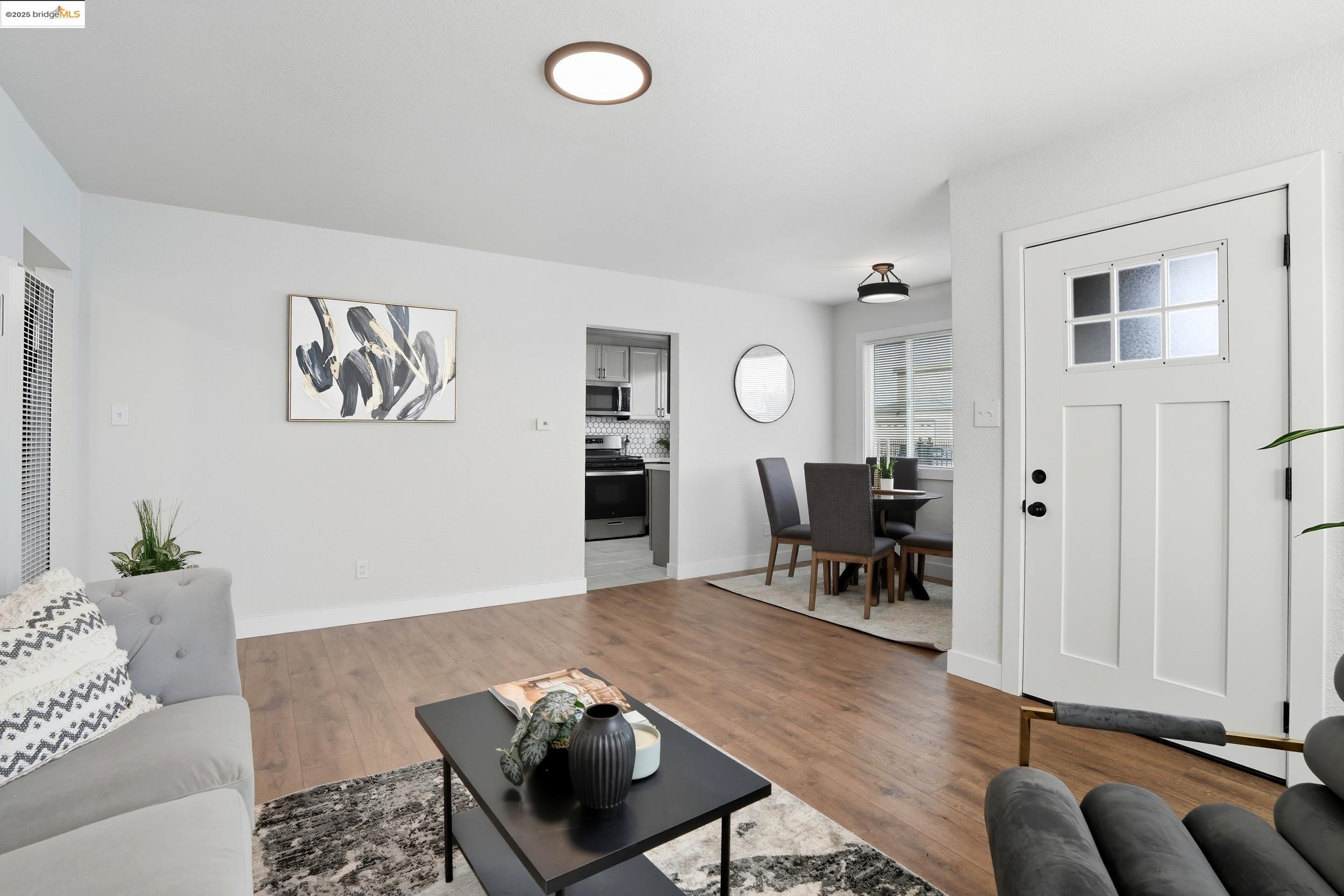 Detail Gallery Image 6 of 38 For 557 S 22nd St, Richmond,  CA 94804 - 3 Beds | 1 Baths