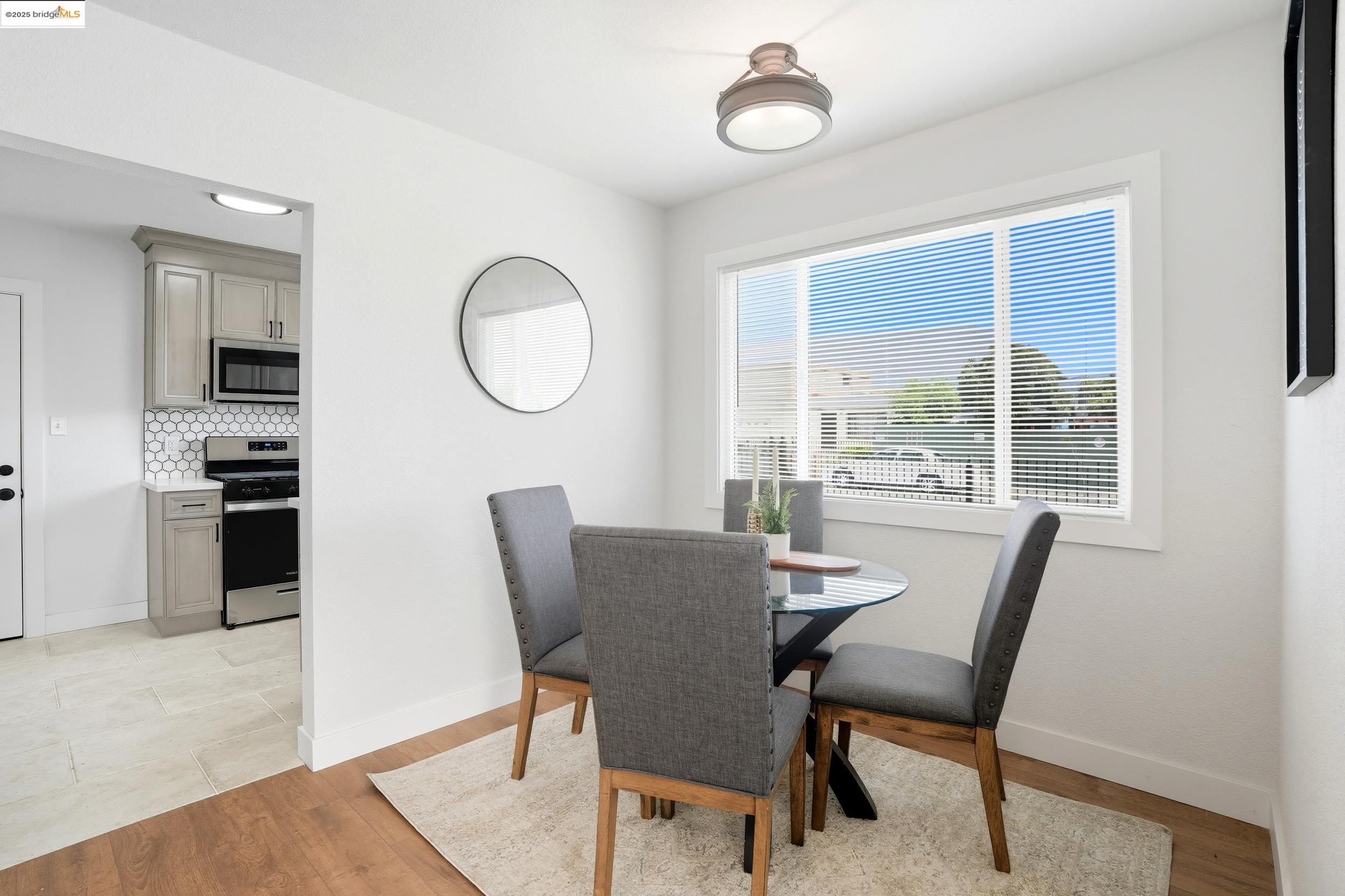 Detail Gallery Image 9 of 38 For 557 S 22nd St, Richmond,  CA 94804 - 3 Beds | 1 Baths