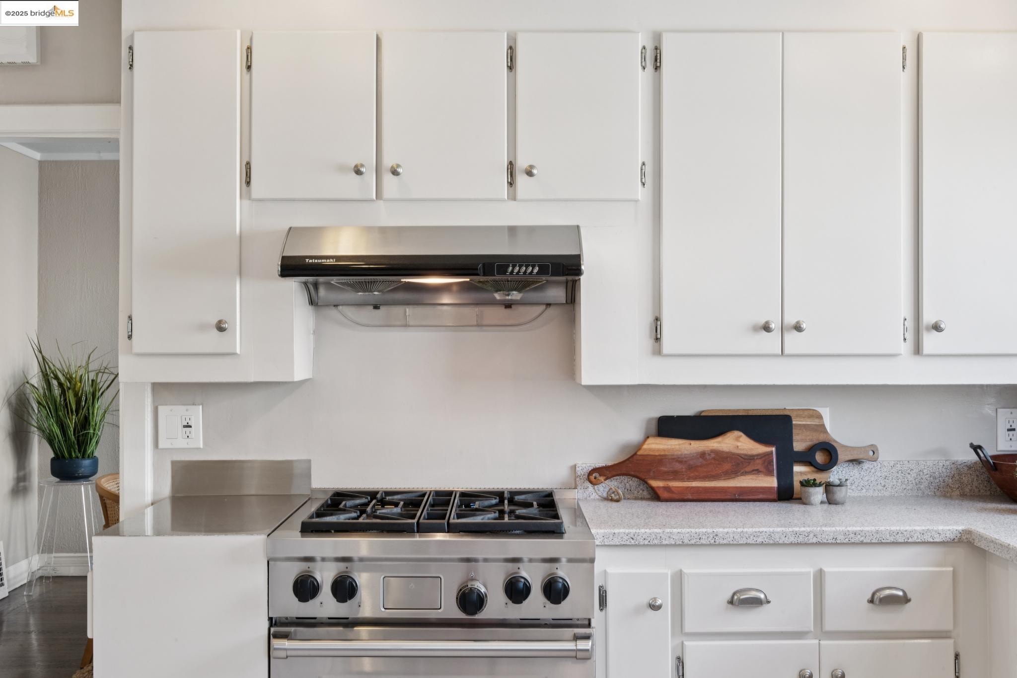 Detail Gallery Image 23 of 46 For 5335 Fleming Ave, Oakland,  CA 94619 - 3 Beds | 1 Baths
