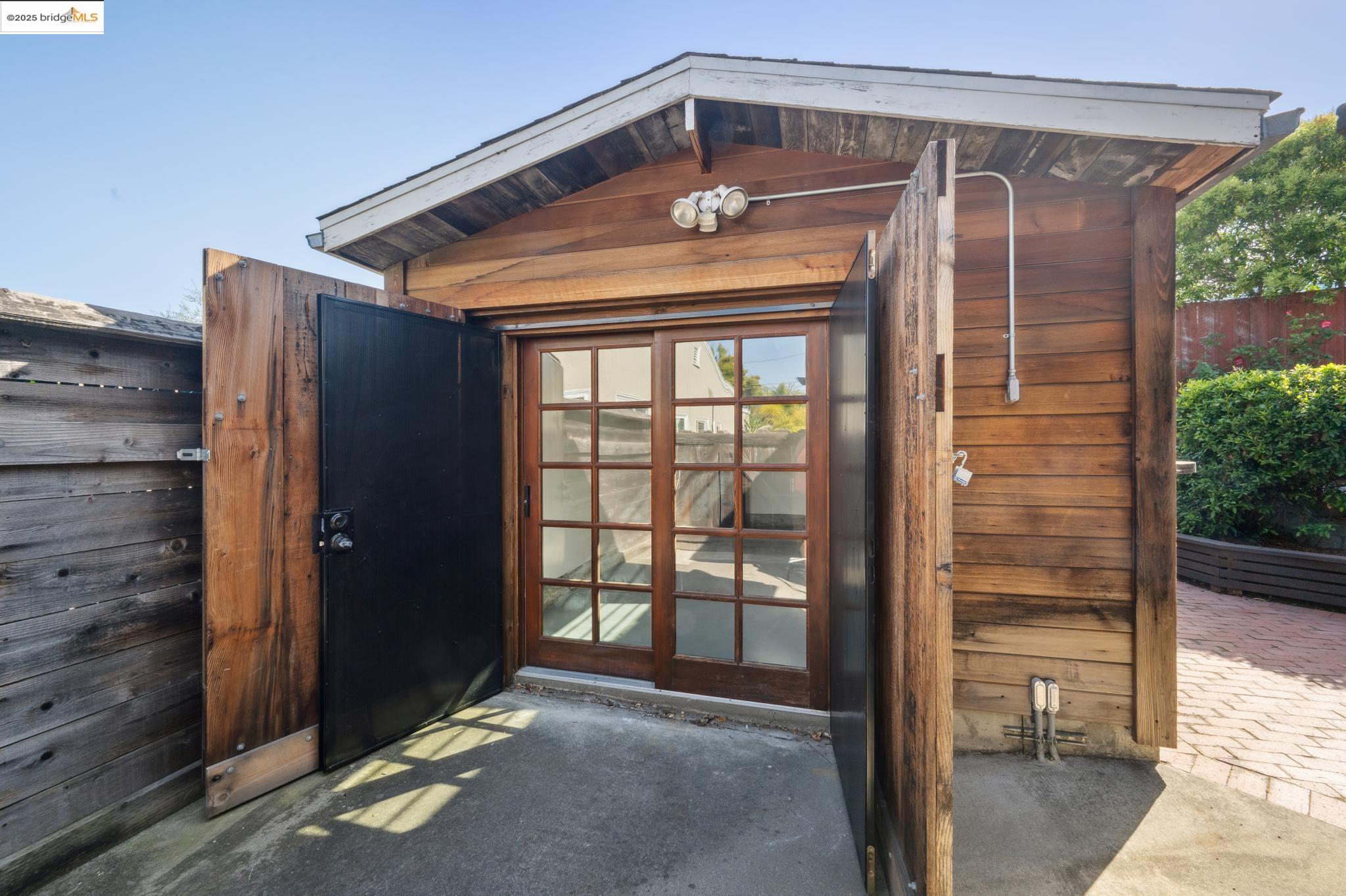 Detail Gallery Image 45 of 46 For 5335 Fleming Ave, Oakland,  CA 94619 - 3 Beds | 1 Baths