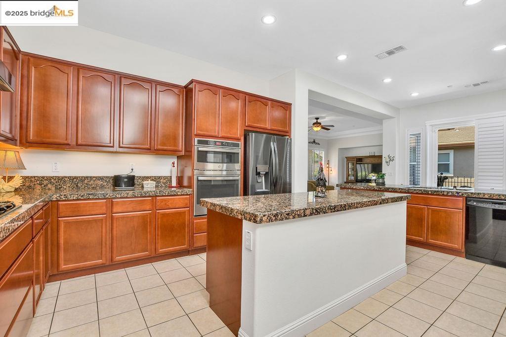 Detail Gallery Image 3 of 37 For 1017 Diamante, Rio Vista,  CA 94571 - 2 Beds | 2/1 Baths