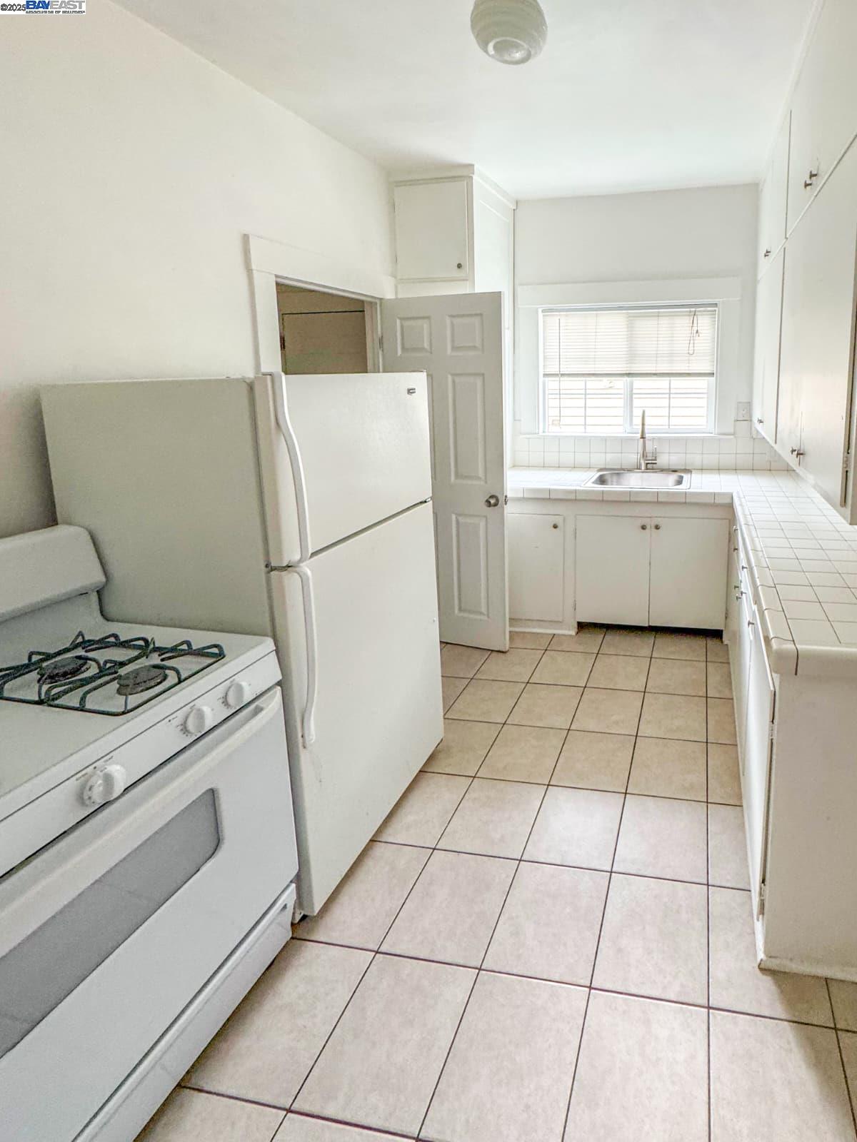 Detail Gallery Image 10 of 11 For 10504 Voltaire Ave, Oakland,  CA 94603 - – Beds | – Baths