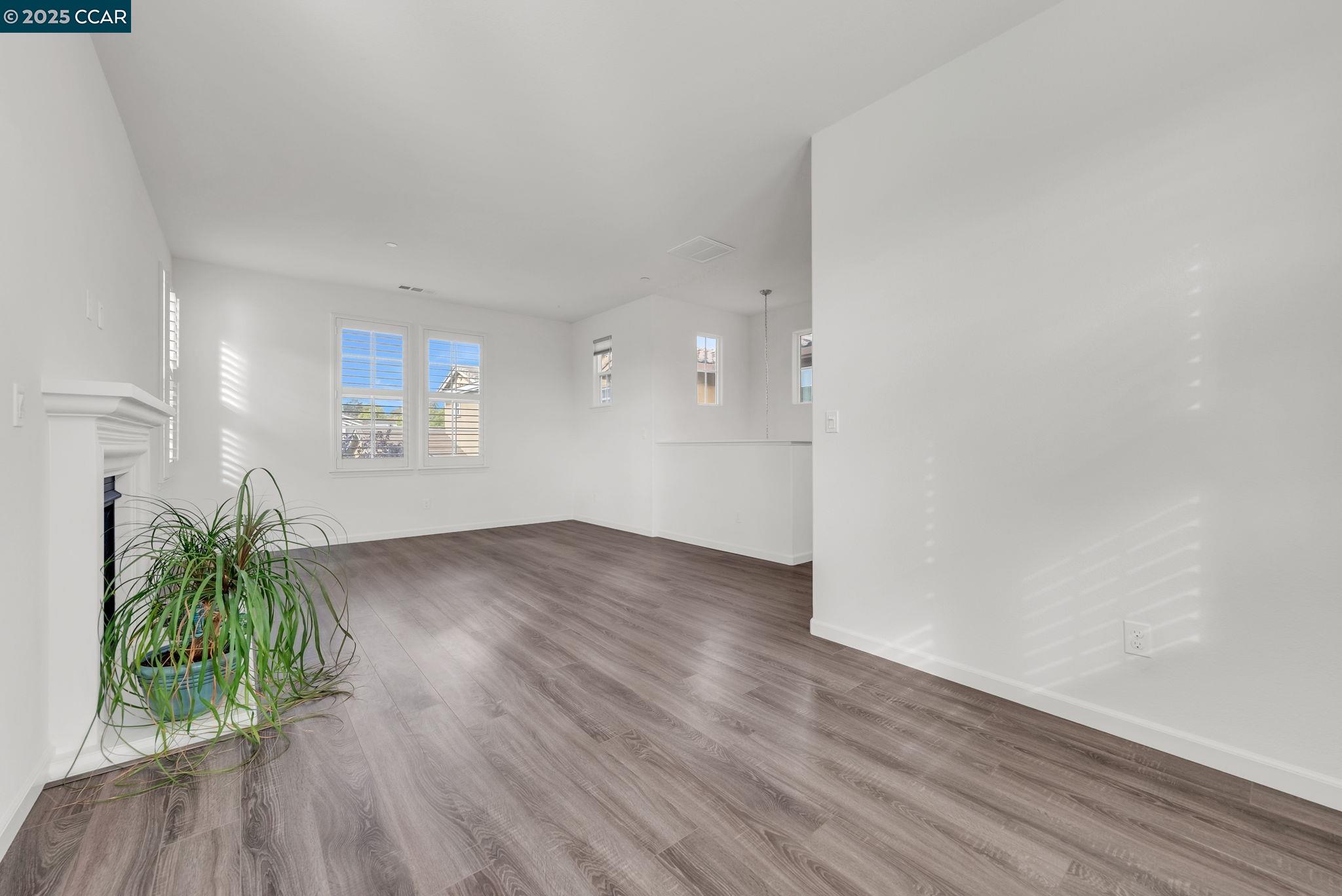 Detail Gallery Image 16 of 59 For 5160 Waggle Ct, Richmond,  CA 94806 - 2 Beds | 2/1 Baths