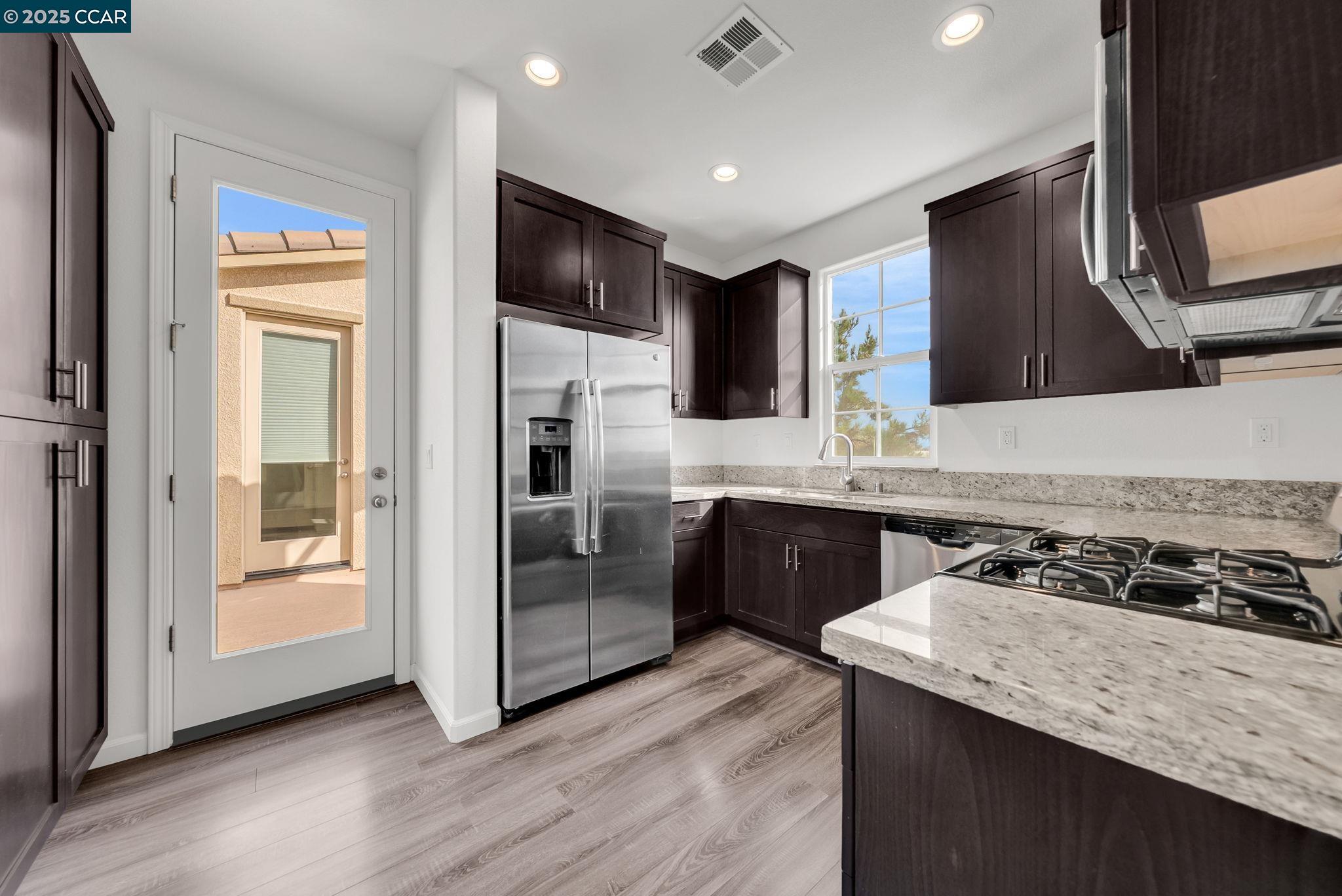 Detail Gallery Image 17 of 59 For 5160 Waggle Ct, Richmond,  CA 94806 - 2 Beds | 2/1 Baths