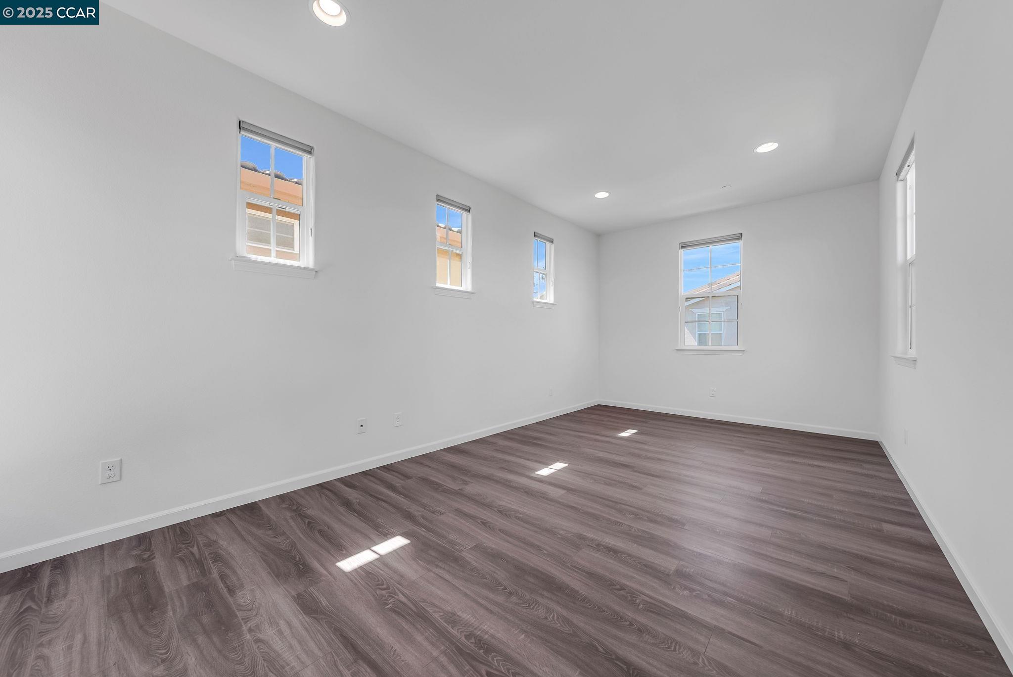 Detail Gallery Image 33 of 60 For 5160 Waggle Ct, Richmond,  CA 94806 - 2 Beds | 2/1 Baths