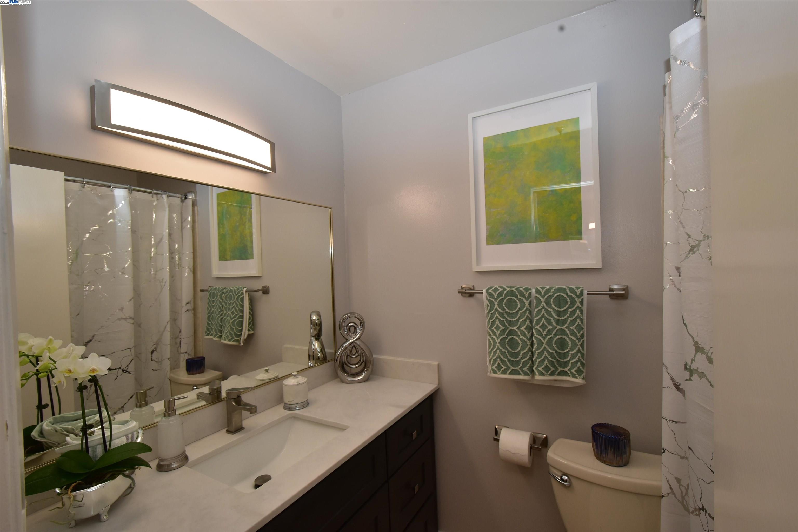 303 Adams St # 109, Oakland, California 94610, 2 Bedrooms Bedrooms, ,2 BathroomsBathrooms,Residential Lease,For Rent,303 Adams St # 109,41101420