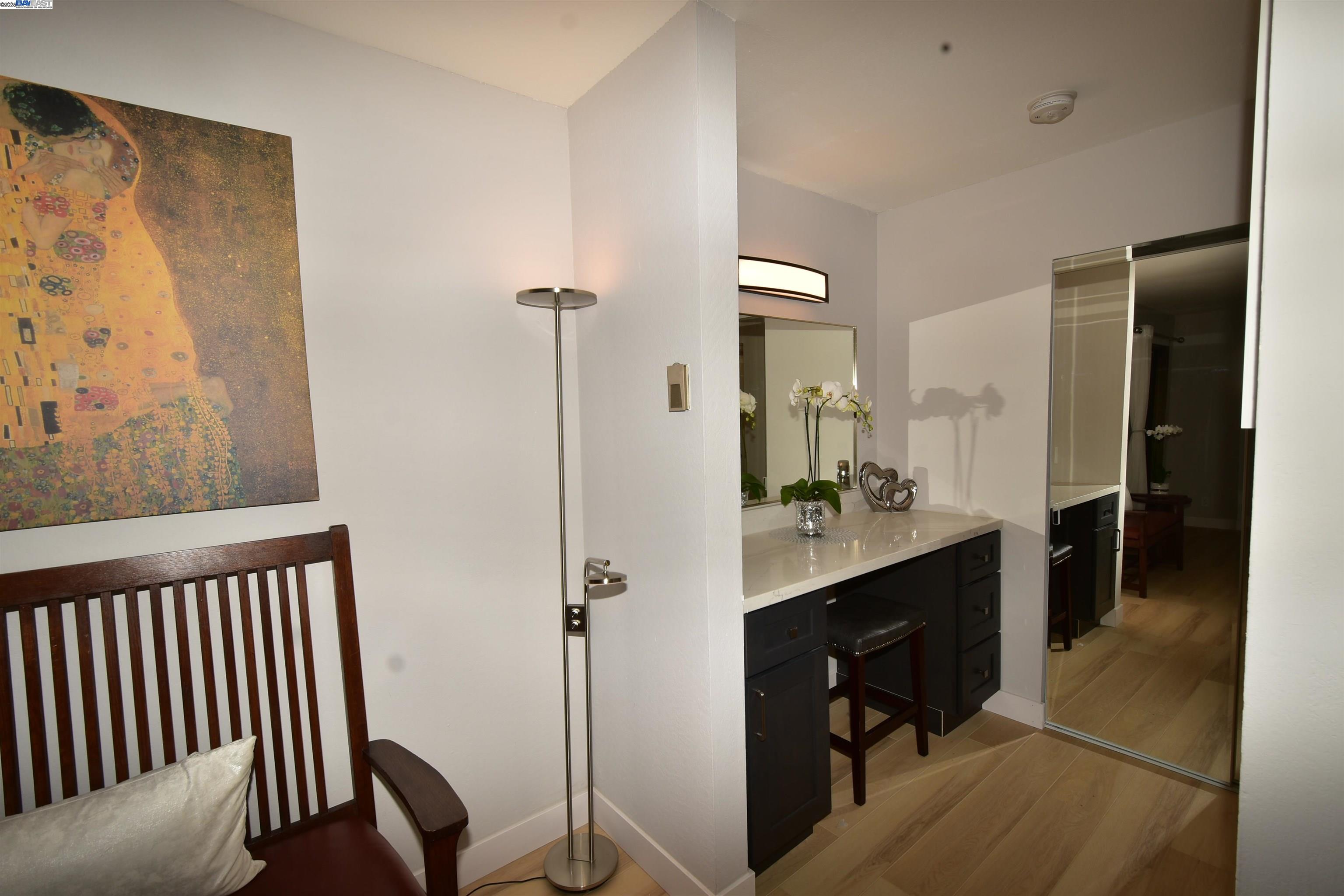 303 Adams St # 109, Oakland, California 94610, 2 Bedrooms Bedrooms, ,2 BathroomsBathrooms,Residential Lease,For Rent,303 Adams St # 109,41101420