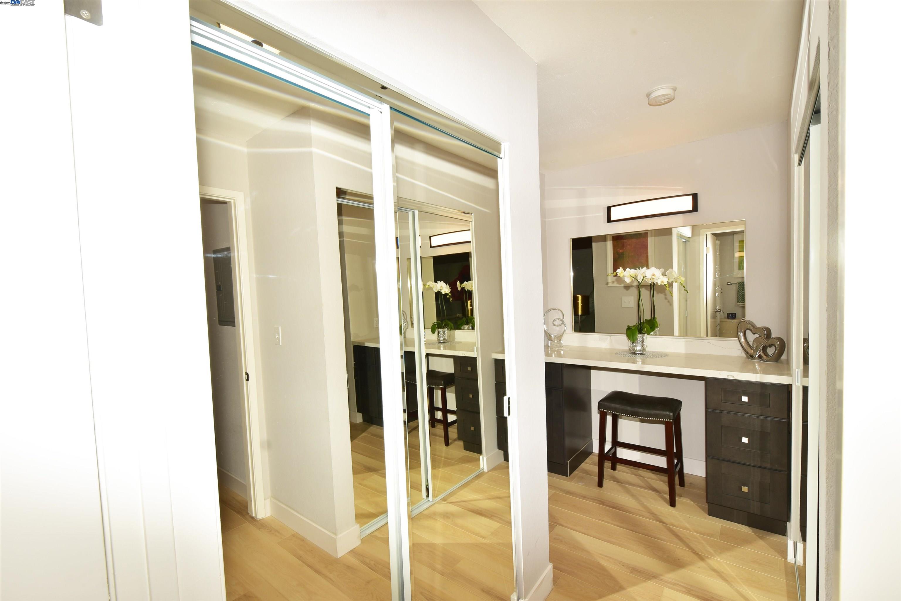 303 Adams St # 109, Oakland, California 94610, 2 Bedrooms Bedrooms, ,2 BathroomsBathrooms,Residential Lease,For Rent,303 Adams St # 109,41101420