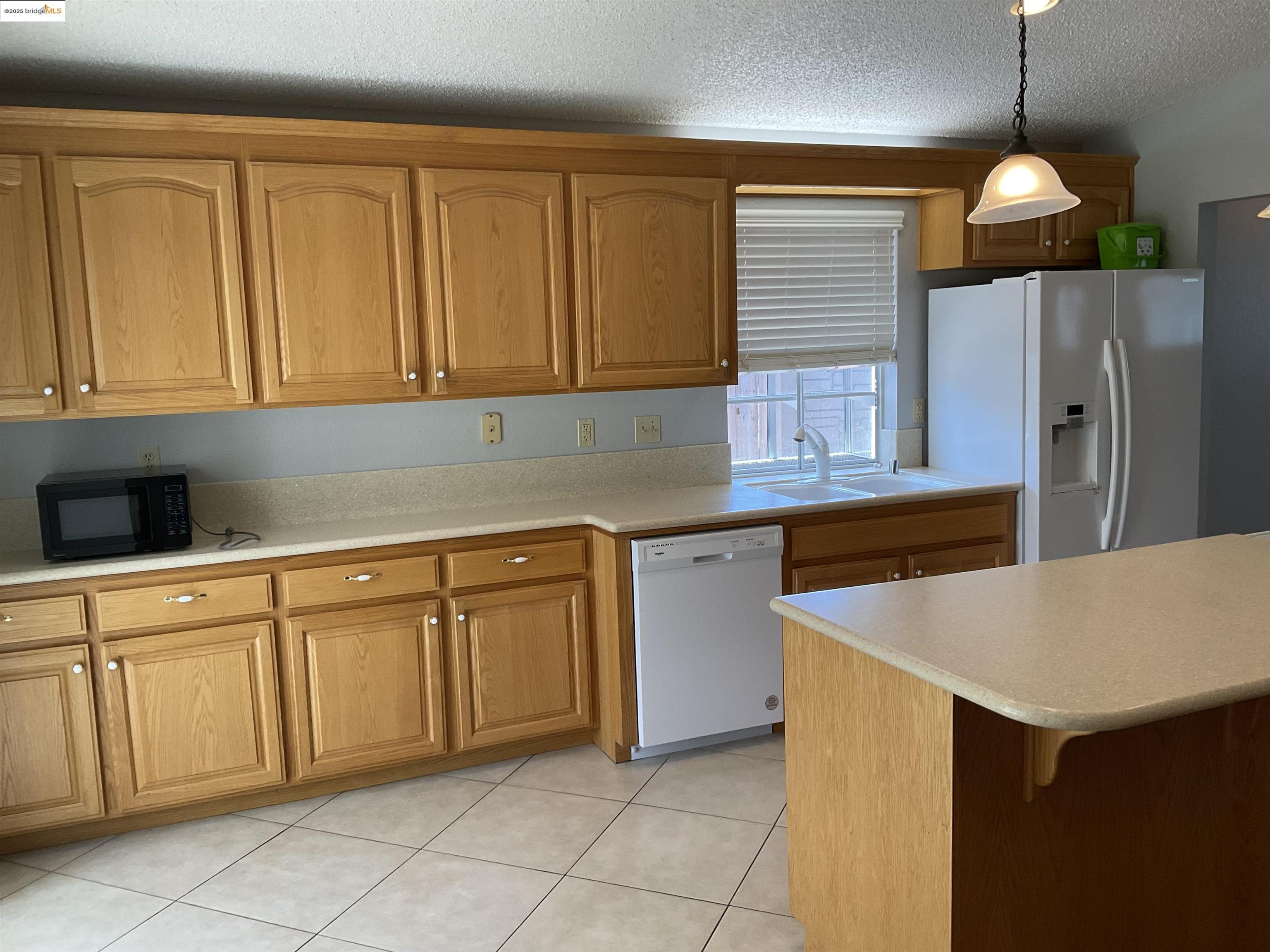 1741 Gateway Drive, Oakley, California 94561, 3 Bedrooms Bedrooms, 9 Rooms Rooms,2 BathroomsBathrooms,Residential Lease,For Rent,1741 Gateway Drive,41101422