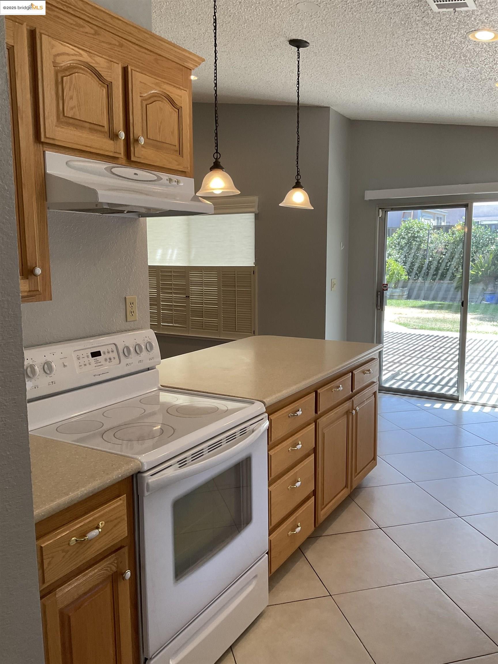 1741 Gateway Drive, Oakley, California 94561, 3 Bedrooms Bedrooms, 9 Rooms Rooms,2 BathroomsBathrooms,Residential Lease,For Rent,1741 Gateway Drive,41101422