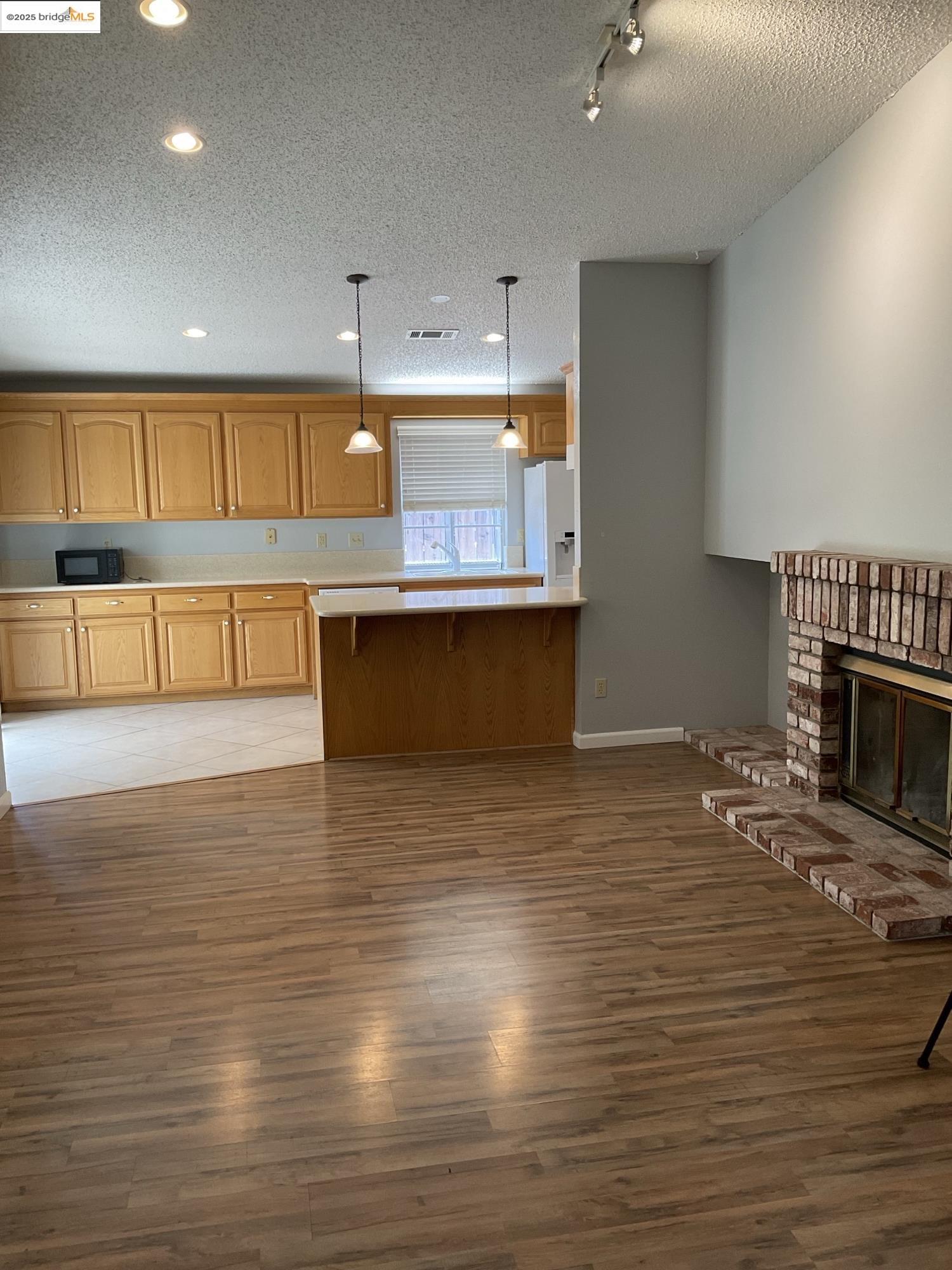 1741 Gateway Drive, Oakley, California 94561, 3 Bedrooms Bedrooms, 9 Rooms Rooms,2 BathroomsBathrooms,Residential Lease,For Rent,1741 Gateway Drive,41101422