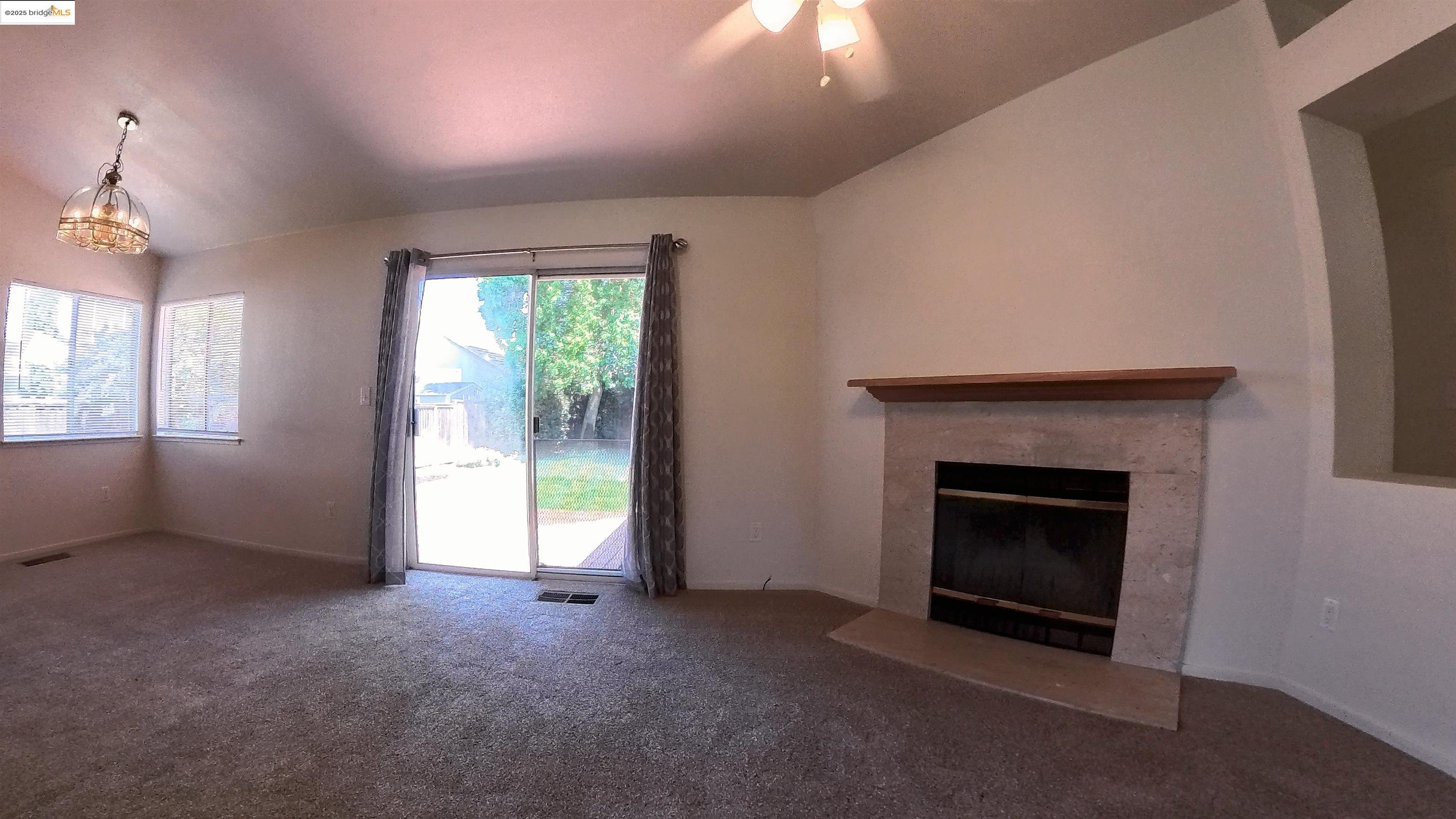 Detail Gallery Image 5 of 16 For 841 Windmeadows Dr, Brentwood,  CA 94513 - 3 Beds | 2 Baths