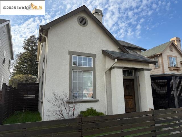 Detail Gallery Image 2 of 5 For 991 Village Cir, Oakland,  CA 94607 - 3 Beds | 2/1 Baths