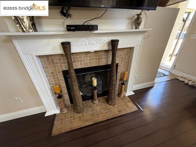 Detail Gallery Image 3 of 5 For 991 Village Cir, Oakland,  CA 94607 - 3 Beds | 2/1 Baths