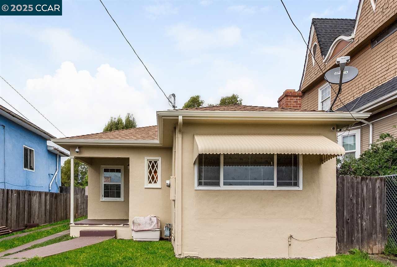 Detail Gallery Image 2 of 32 For 2041 84th Ave, Oakland,  CA 94621 - 2 Beds | 1 Baths