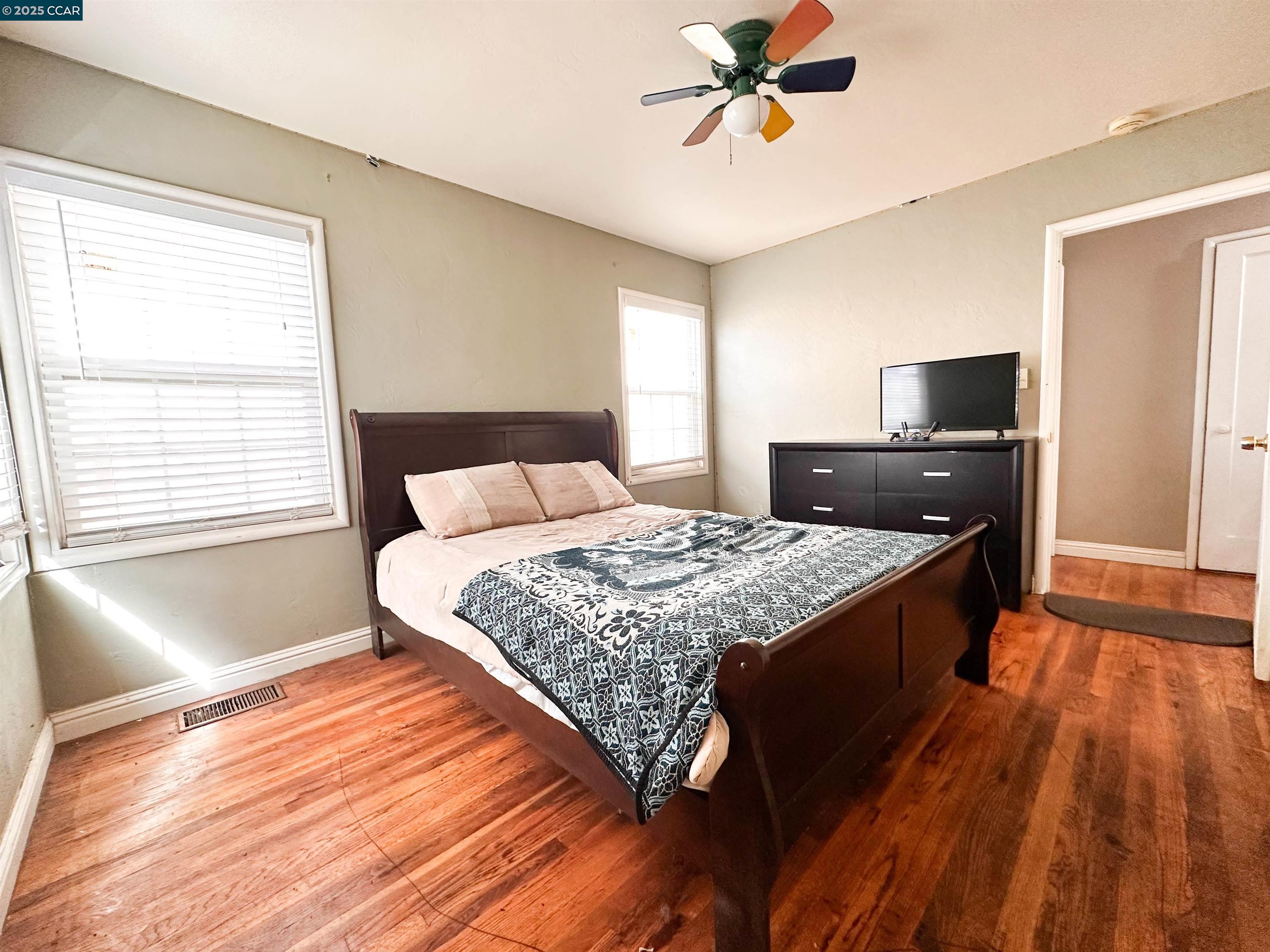 Detail Gallery Image 11 of 32 For 2041 84th Ave, Oakland,  CA 94621 - 2 Beds | 1 Baths