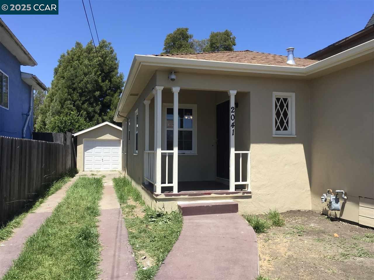 Detail Gallery Image 3 of 32 For 2041 84th Ave, Oakland,  CA 94621 - 2 Beds | 1 Baths