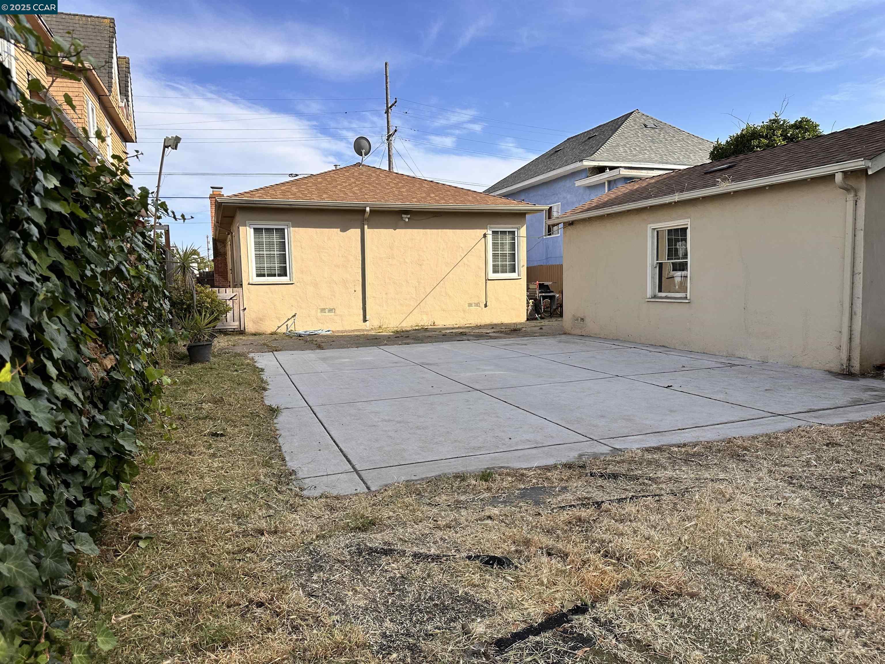 Detail Gallery Image 23 of 32 For 2041 84th Ave, Oakland,  CA 94621 - 2 Beds | 1 Baths