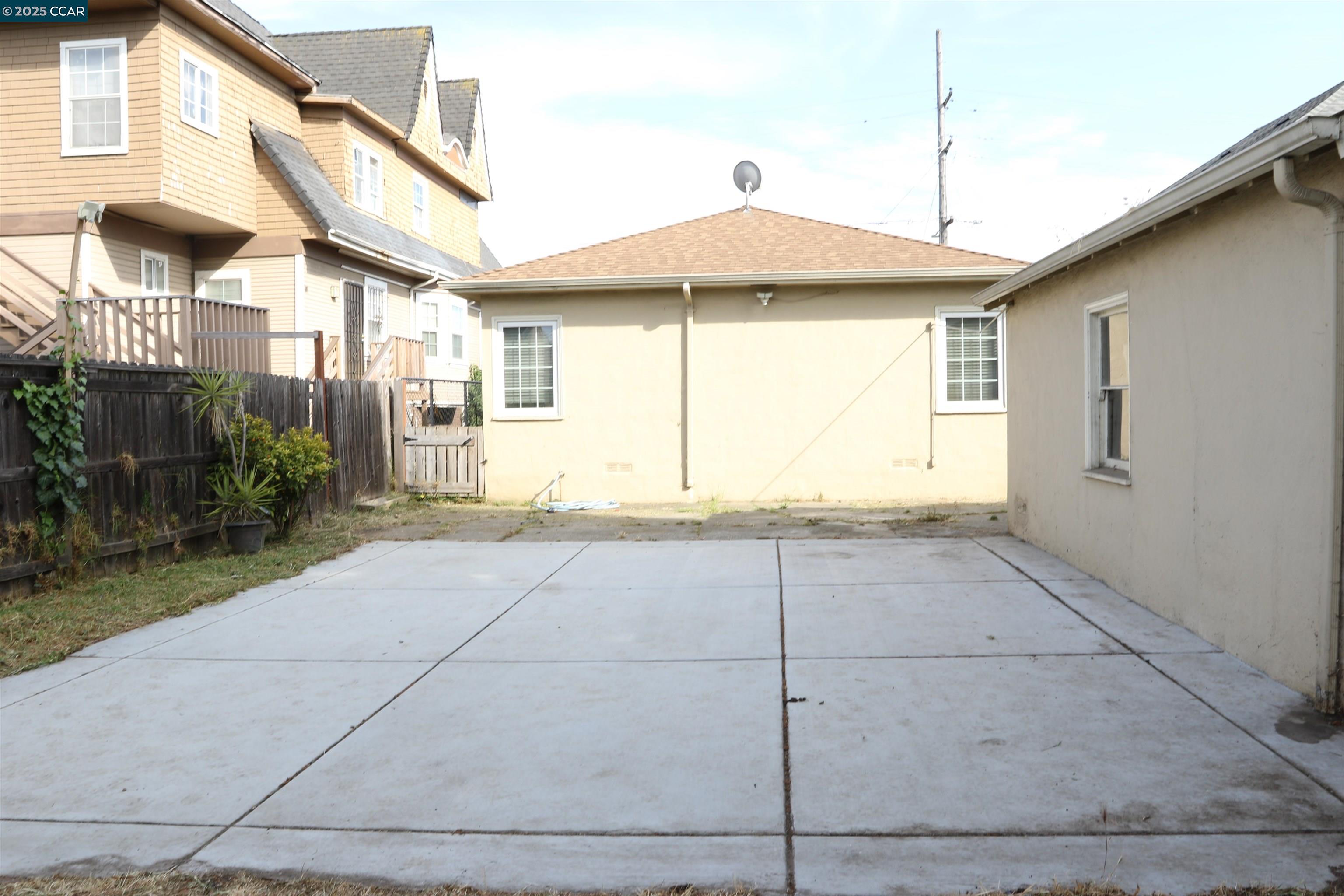 Detail Gallery Image 26 of 32 For 2041 84th Ave, Oakland,  CA 94621 - 2 Beds | 1 Baths