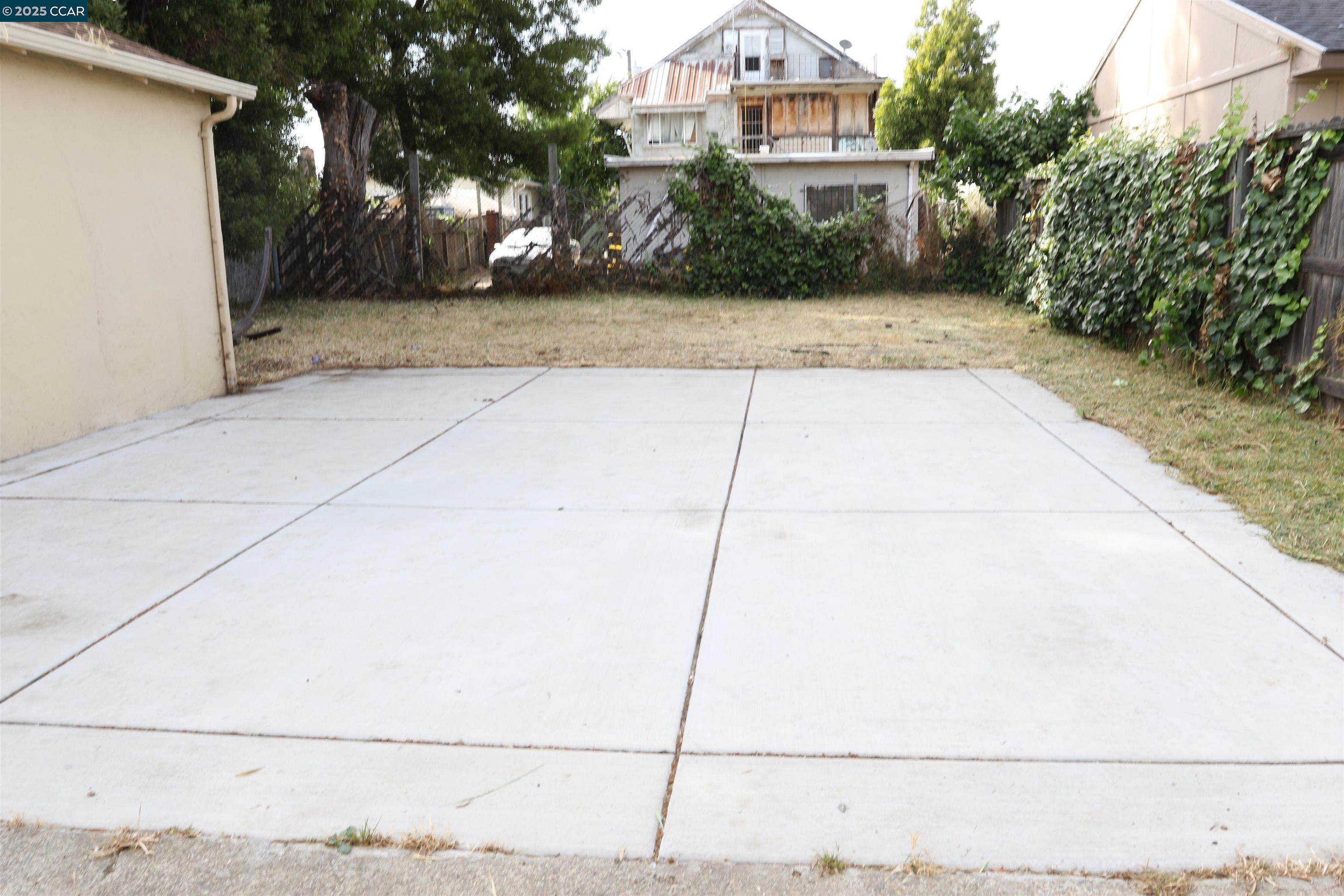 Detail Gallery Image 28 of 32 For 2041 84th Ave, Oakland,  CA 94621 - 2 Beds | 1 Baths