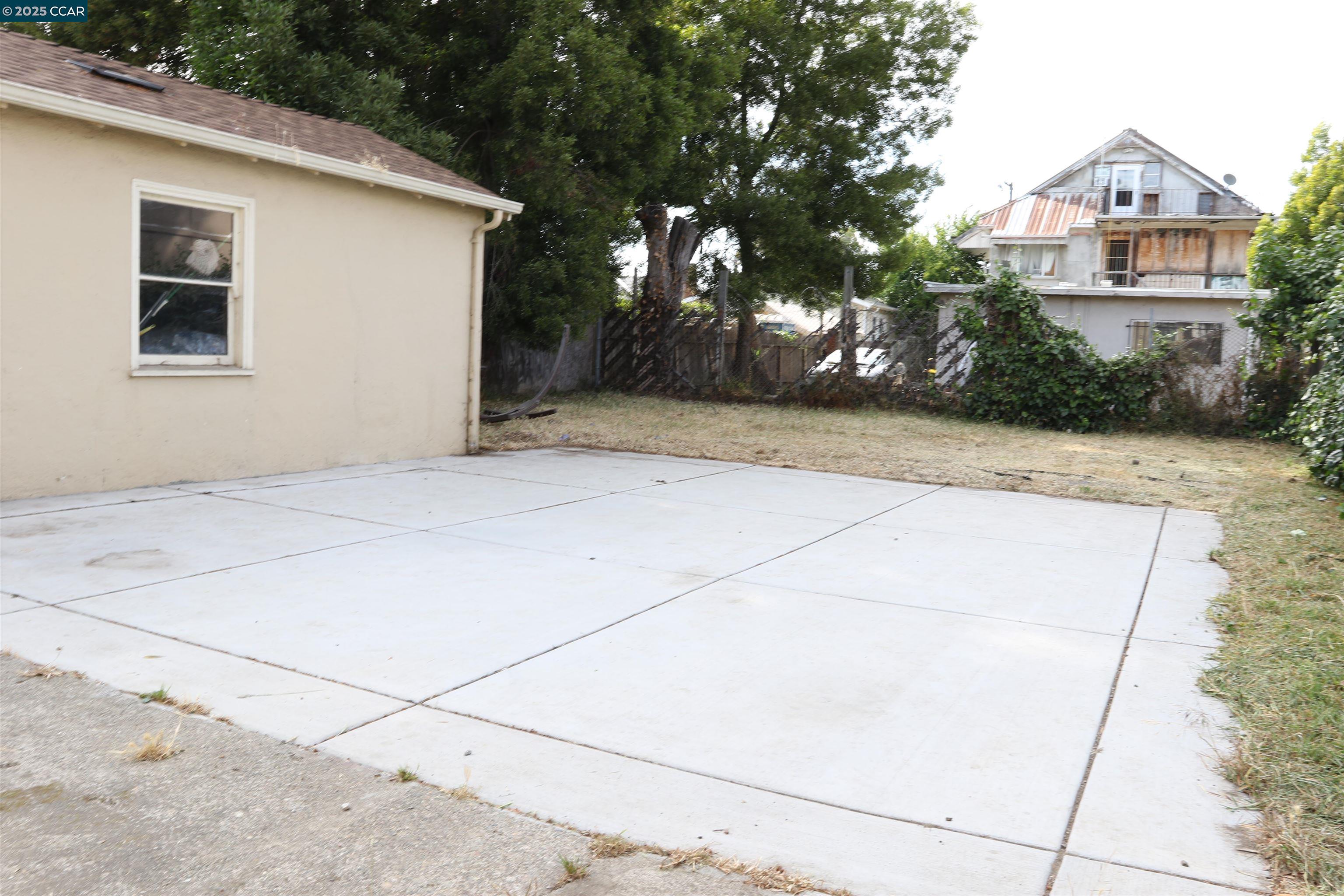 Detail Gallery Image 29 of 32 For 2041 84th Ave, Oakland,  CA 94621 - 2 Beds | 1 Baths