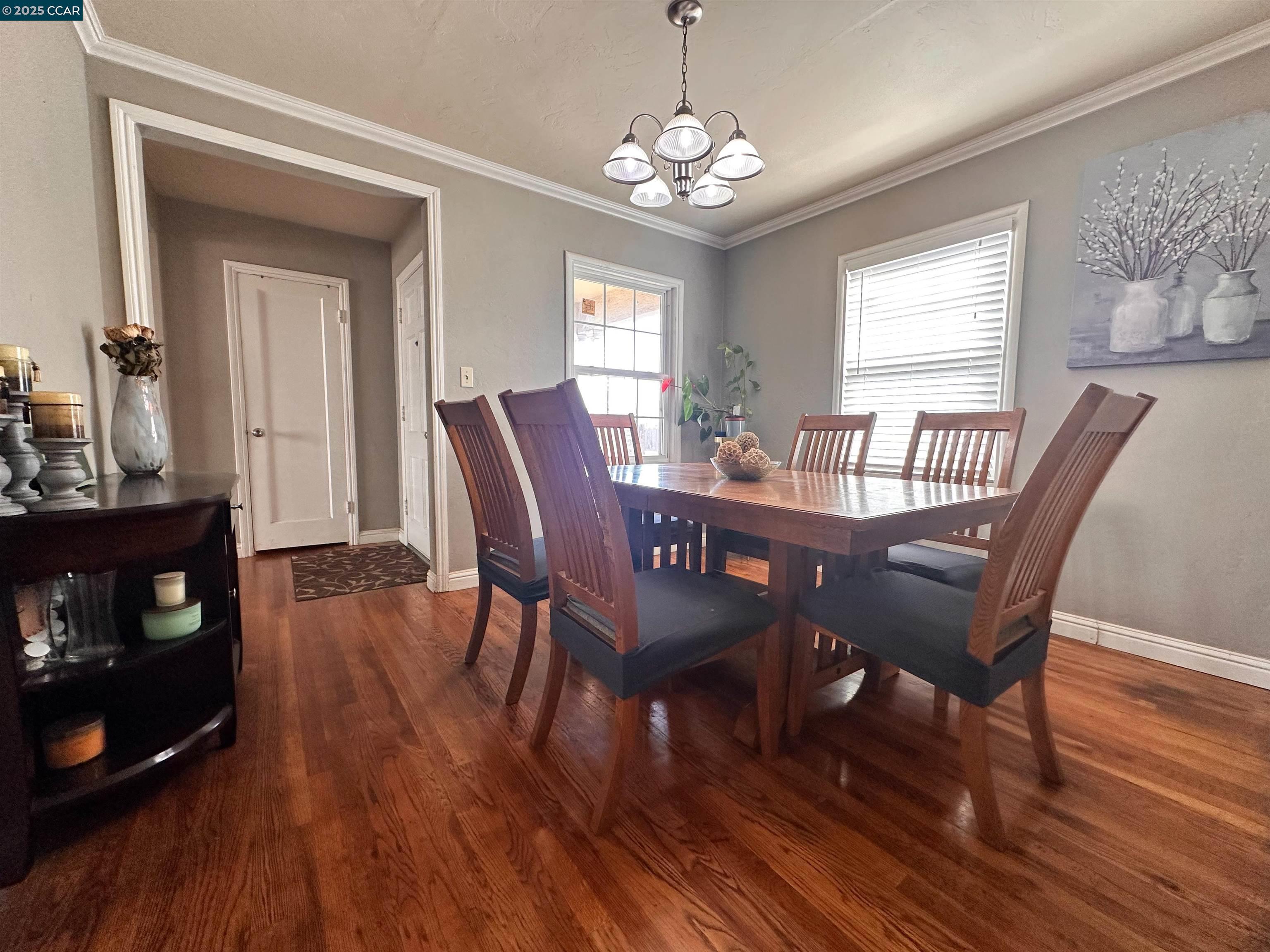 Detail Gallery Image 5 of 32 For 2041 84th Ave, Oakland,  CA 94621 - 2 Beds | 1 Baths