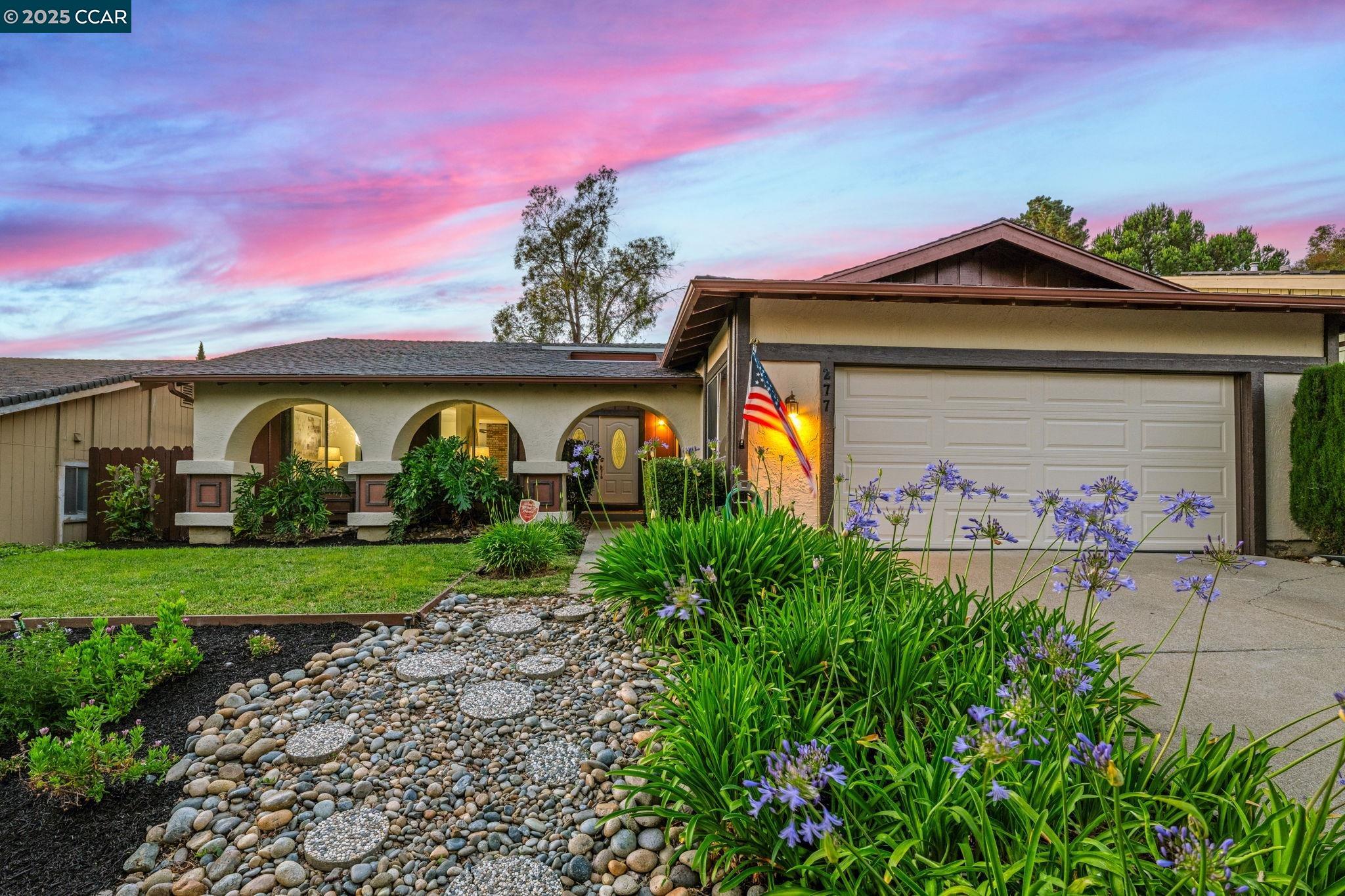 Detail Gallery Image 1 of 1 For 277 Holiday Hills Dr, Martinez,  CA 94553 - 4 Beds | 2 Baths