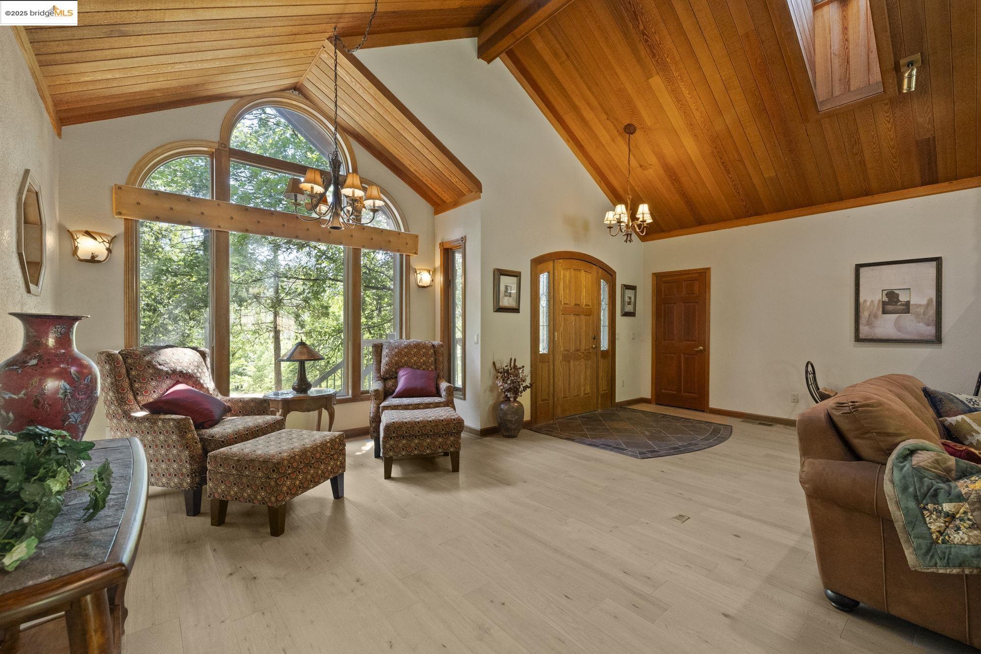 Detail Gallery Image 12 of 59 For 17355 High Grade Ln, Sonora,  CA 95370 - 4 Beds | 4/1 Baths