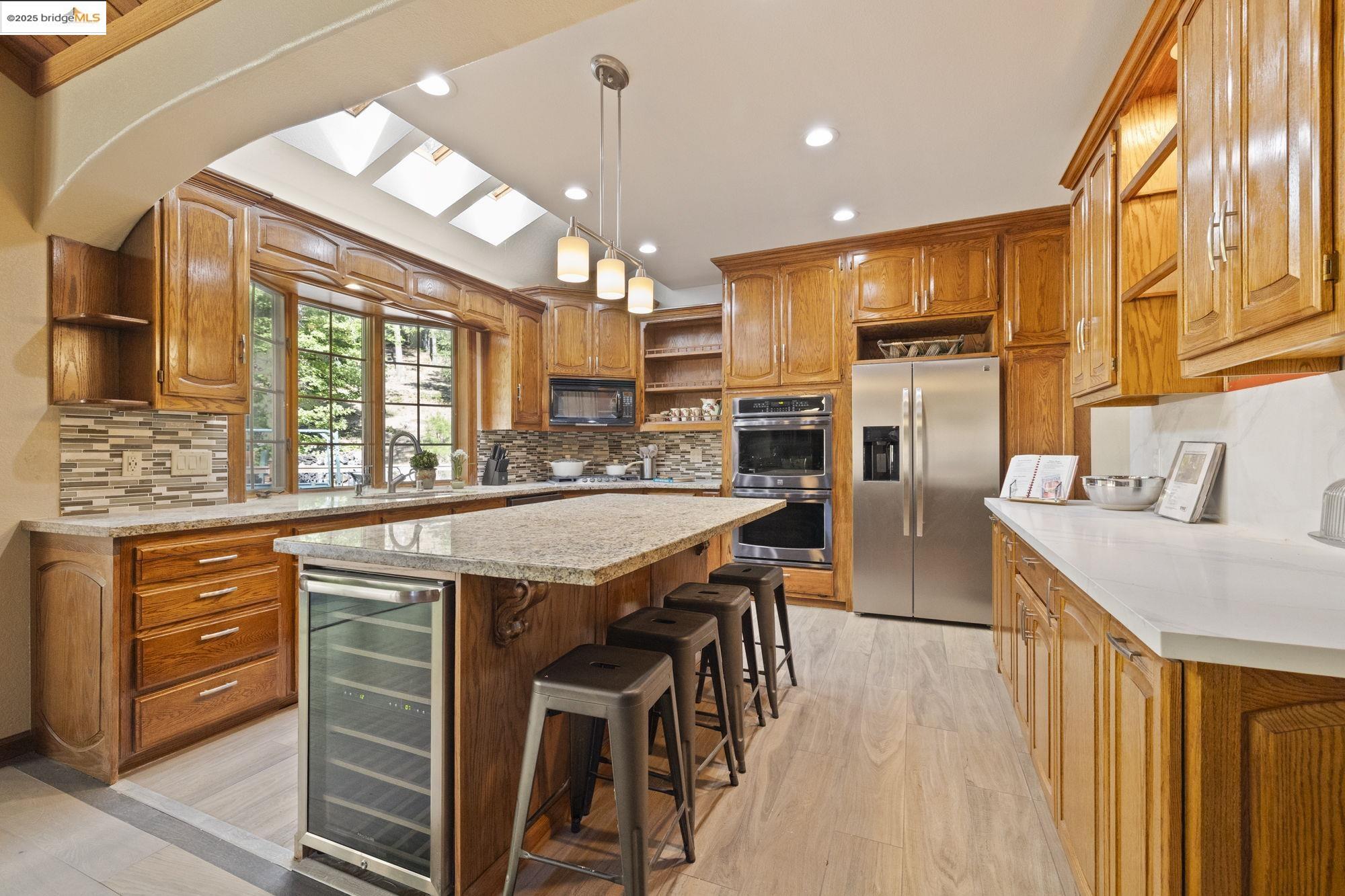 Detail Gallery Image 17 of 59 For 17355 High Grade Ln, Sonora,  CA 95370 - 4 Beds | 4/1 Baths