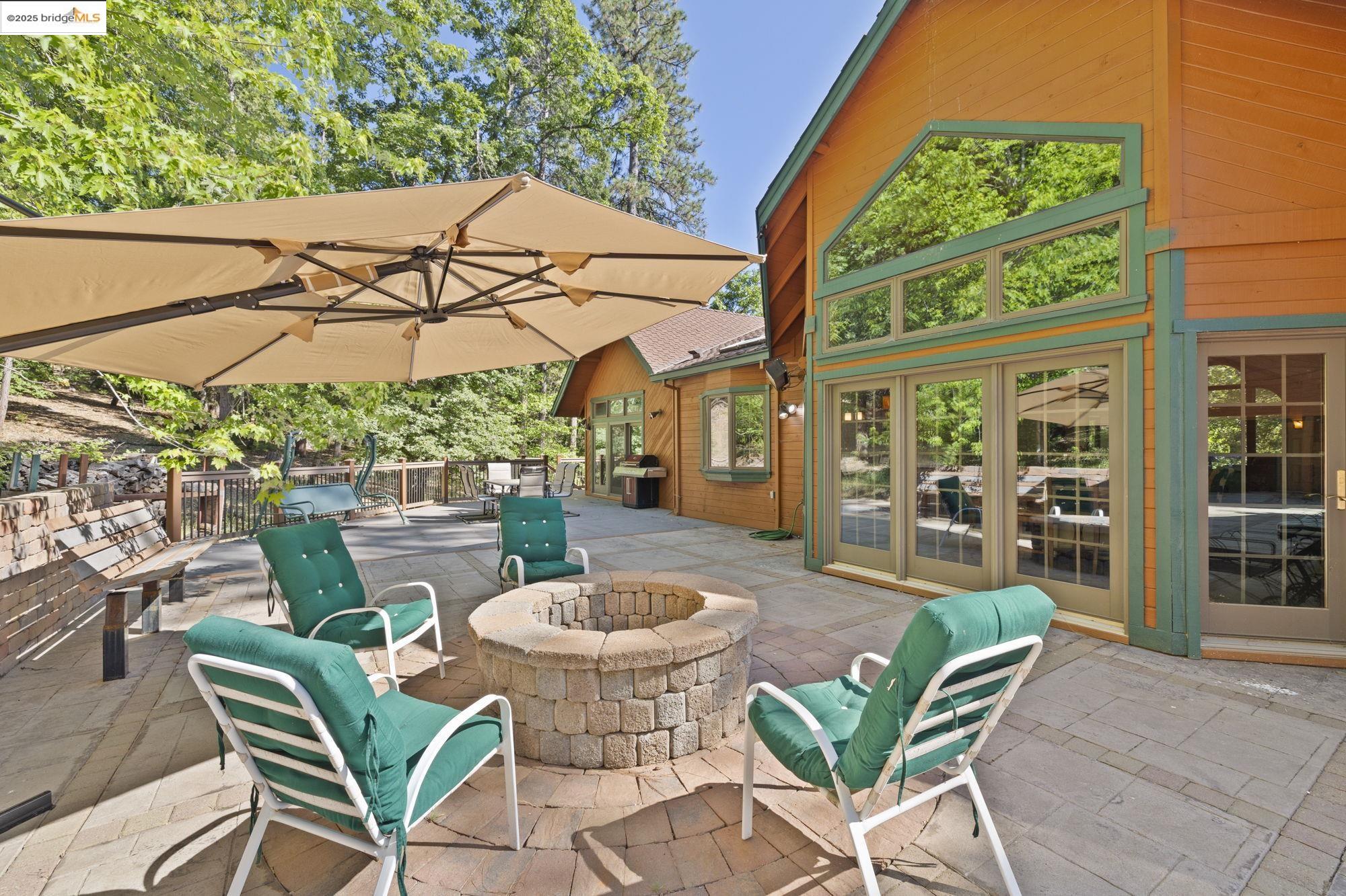 Detail Gallery Image 7 of 59 For 17355 High Grade Ln, Sonora,  CA 95370 - 4 Beds | 4/1 Baths