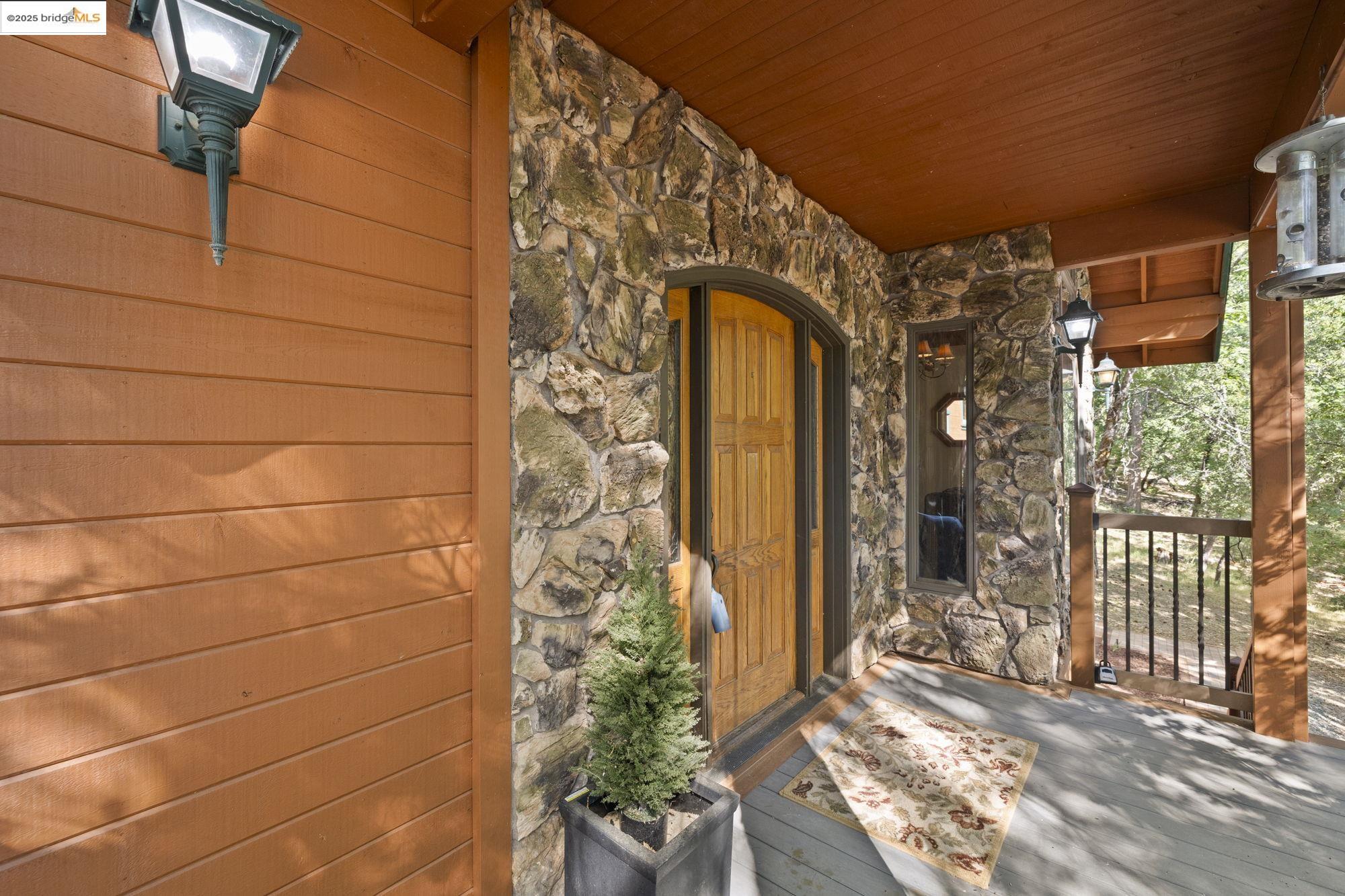 Detail Gallery Image 8 of 59 For 17355 High Grade Ln, Sonora,  CA 95370 - 4 Beds | 4/1 Baths