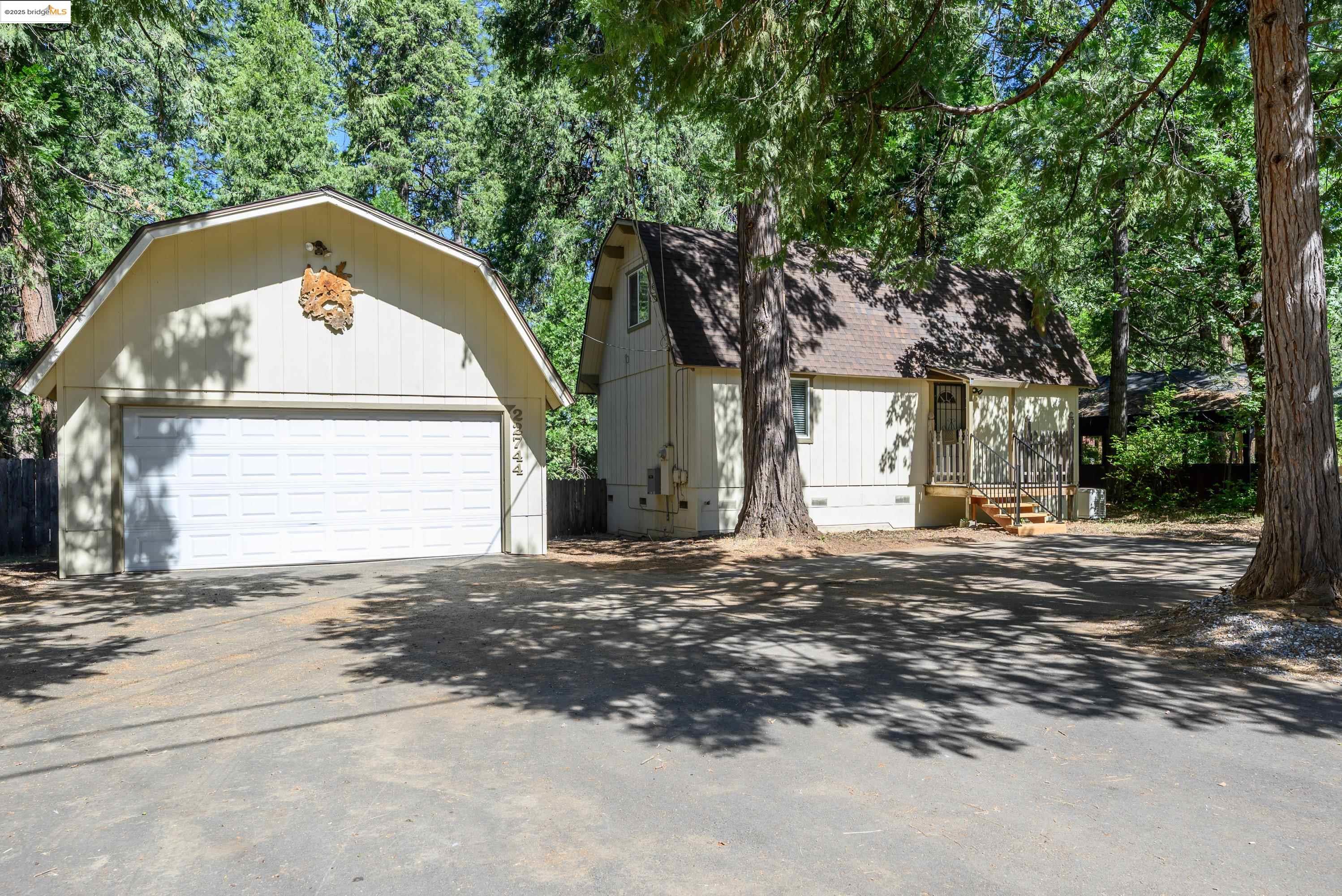 Detail Gallery Image 1 of 24 For 22744 Confidence Rd, Twain Harte,  CA 95383 - 3 Beds | 1 Baths