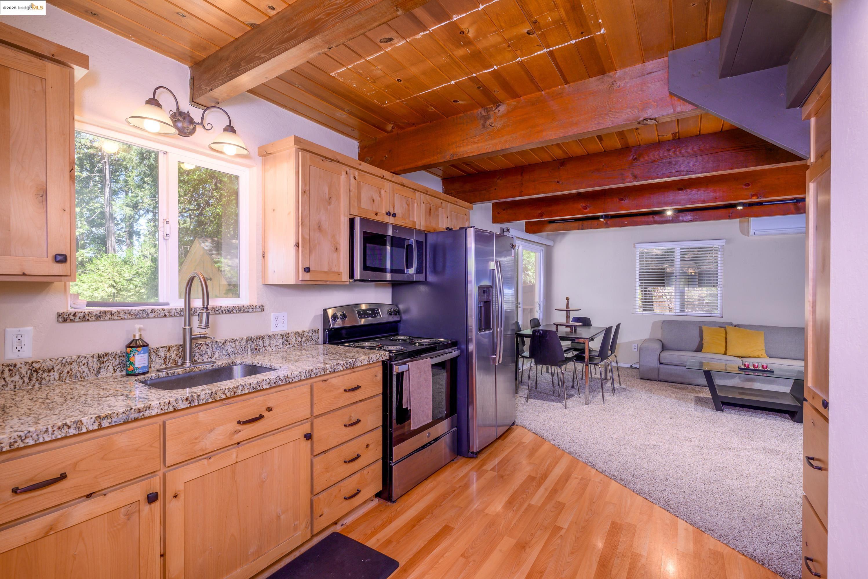 Detail Gallery Image 3 of 24 For 22744 Confidence Rd, Twain Harte,  CA 95383 - 3 Beds | 1 Baths