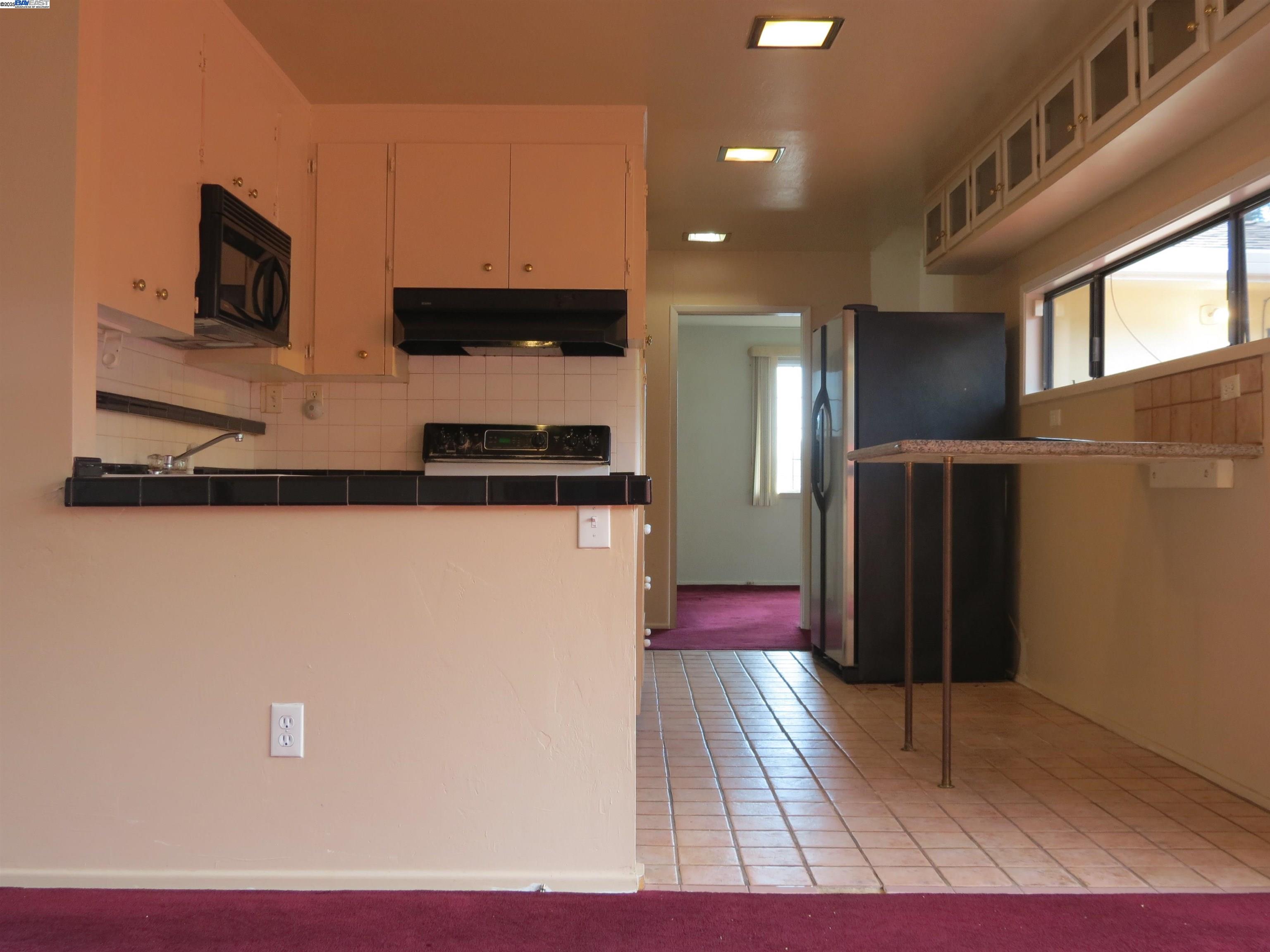 Detail Gallery Image 19 of 44 For 1390 Lake Chabot, San Leandro,  CA 94577 - 2 Beds | 2 Baths
