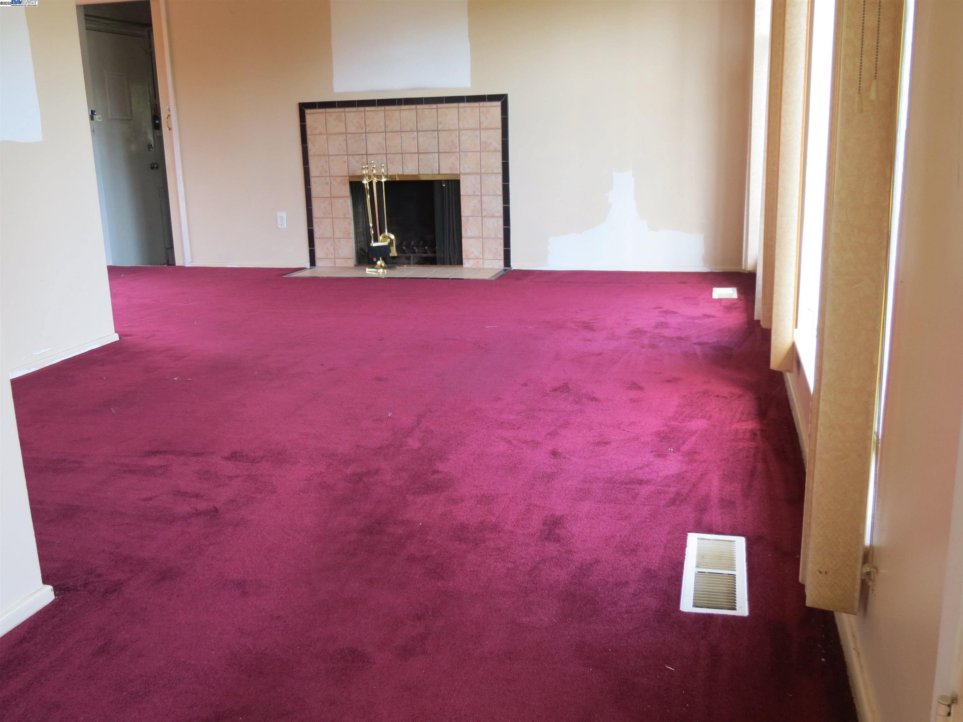 Detail Gallery Image 3 of 44 For 1390 Lake Chabot, San Leandro,  CA 94577 - 2 Beds | 2 Baths