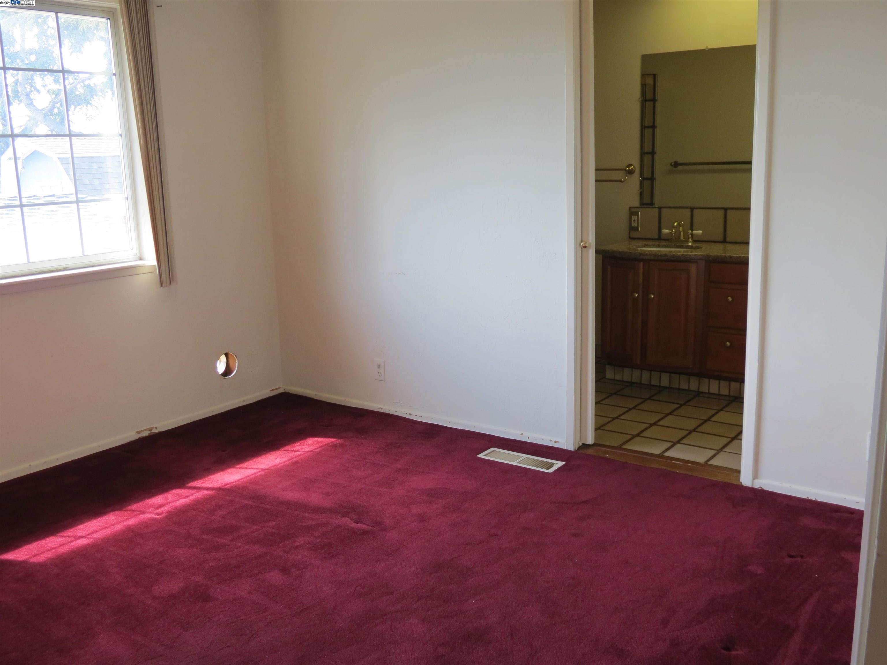 Detail Gallery Image 24 of 44 For 1390 Lake Chabot, San Leandro,  CA 94577 - 2 Beds | 2 Baths