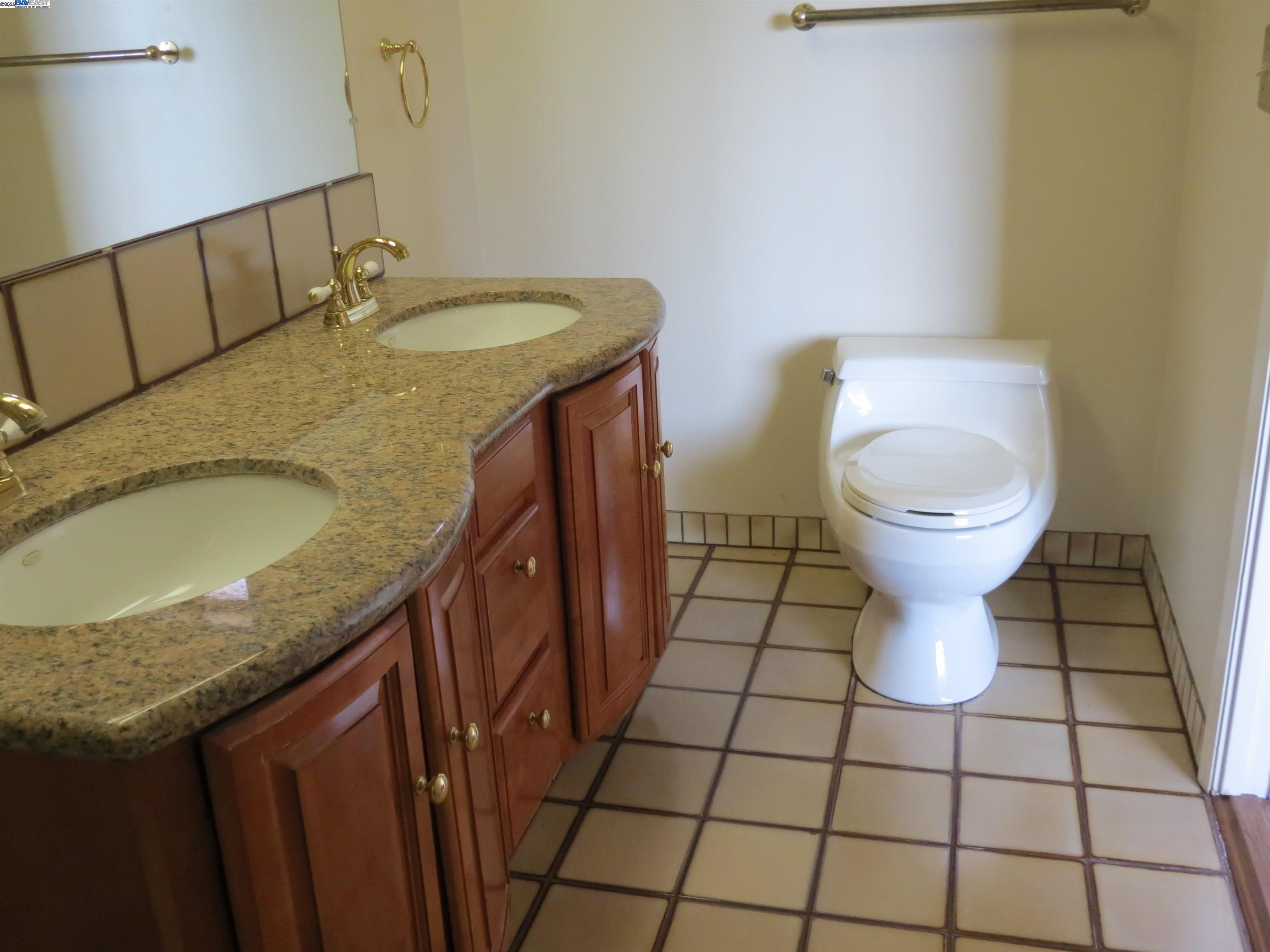 Detail Gallery Image 26 of 44 For 1390 Lake Chabot, San Leandro,  CA 94577 - 2 Beds | 2 Baths