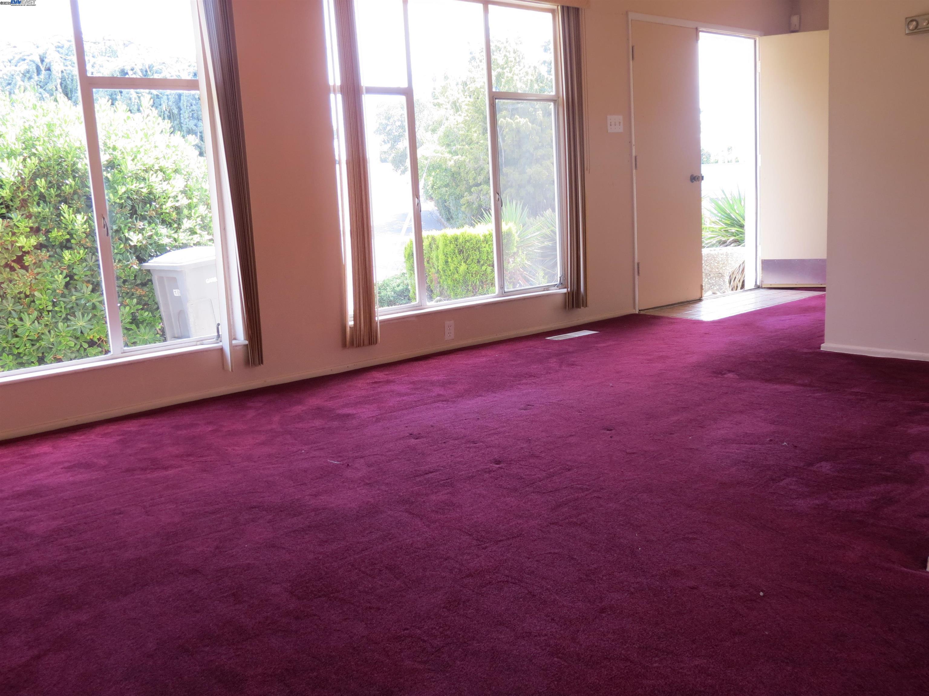 Detail Gallery Image 6 of 44 For 1390 Lake Chabot, San Leandro,  CA 94577 - 2 Beds | 2 Baths
