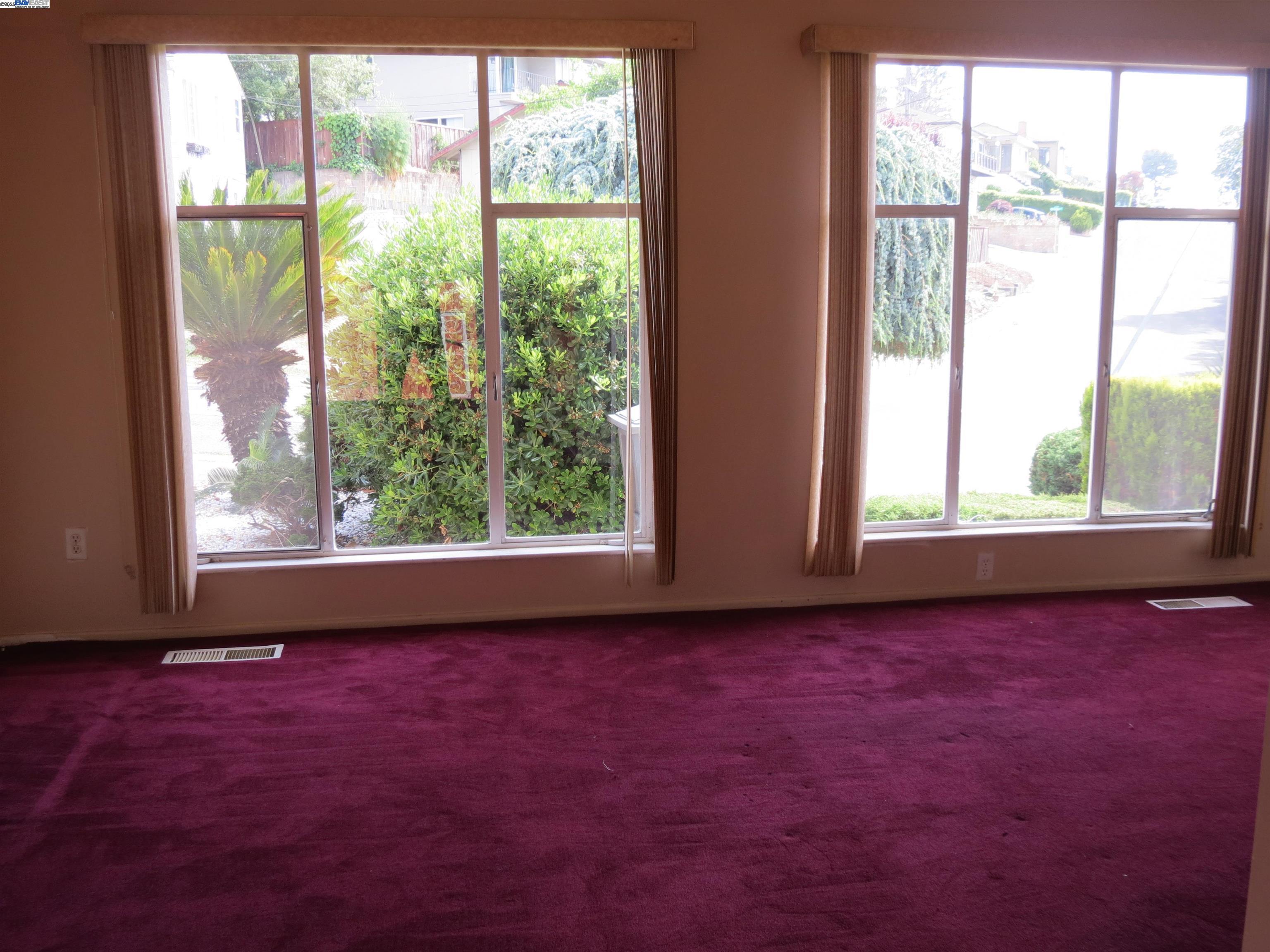 Detail Gallery Image 8 of 44 For 1390 Lake Chabot, San Leandro,  CA 94577 - 2 Beds | 2 Baths