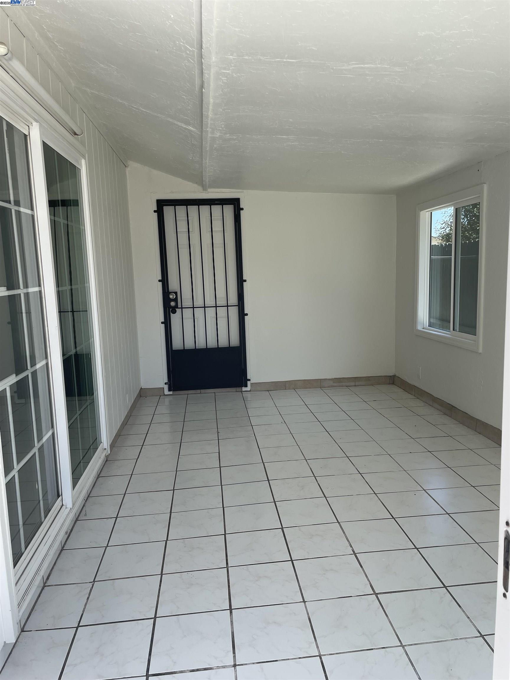 Detail Gallery Image 11 of 24 For 174 Horton Ave, Stockton,  CA 95206 - 3 Beds | 2 Baths