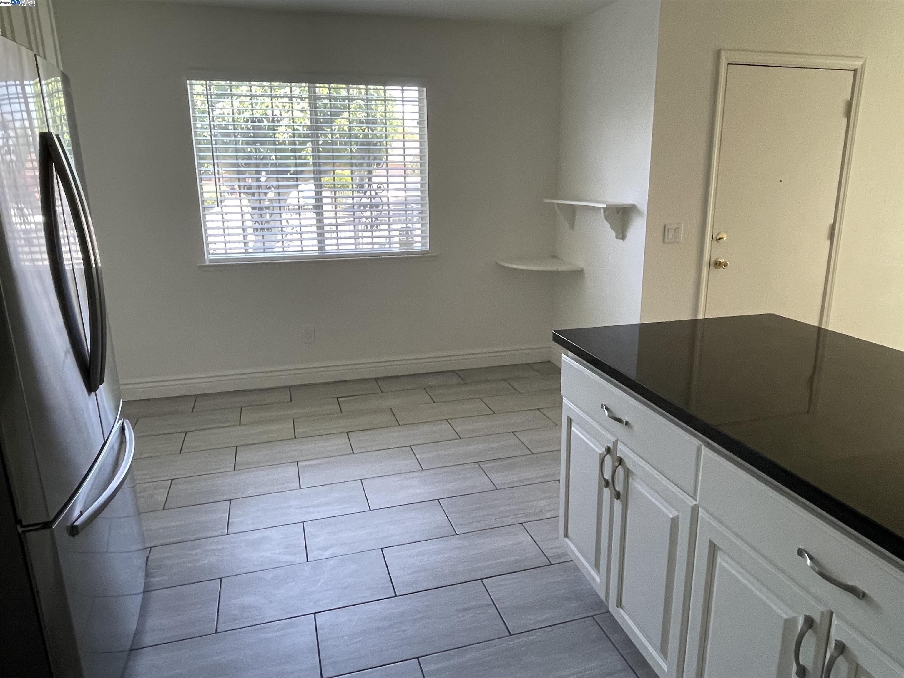 Detail Gallery Image 5 of 24 For 174 Horton Ave, Stockton,  CA 95206 - 3 Beds | 2 Baths