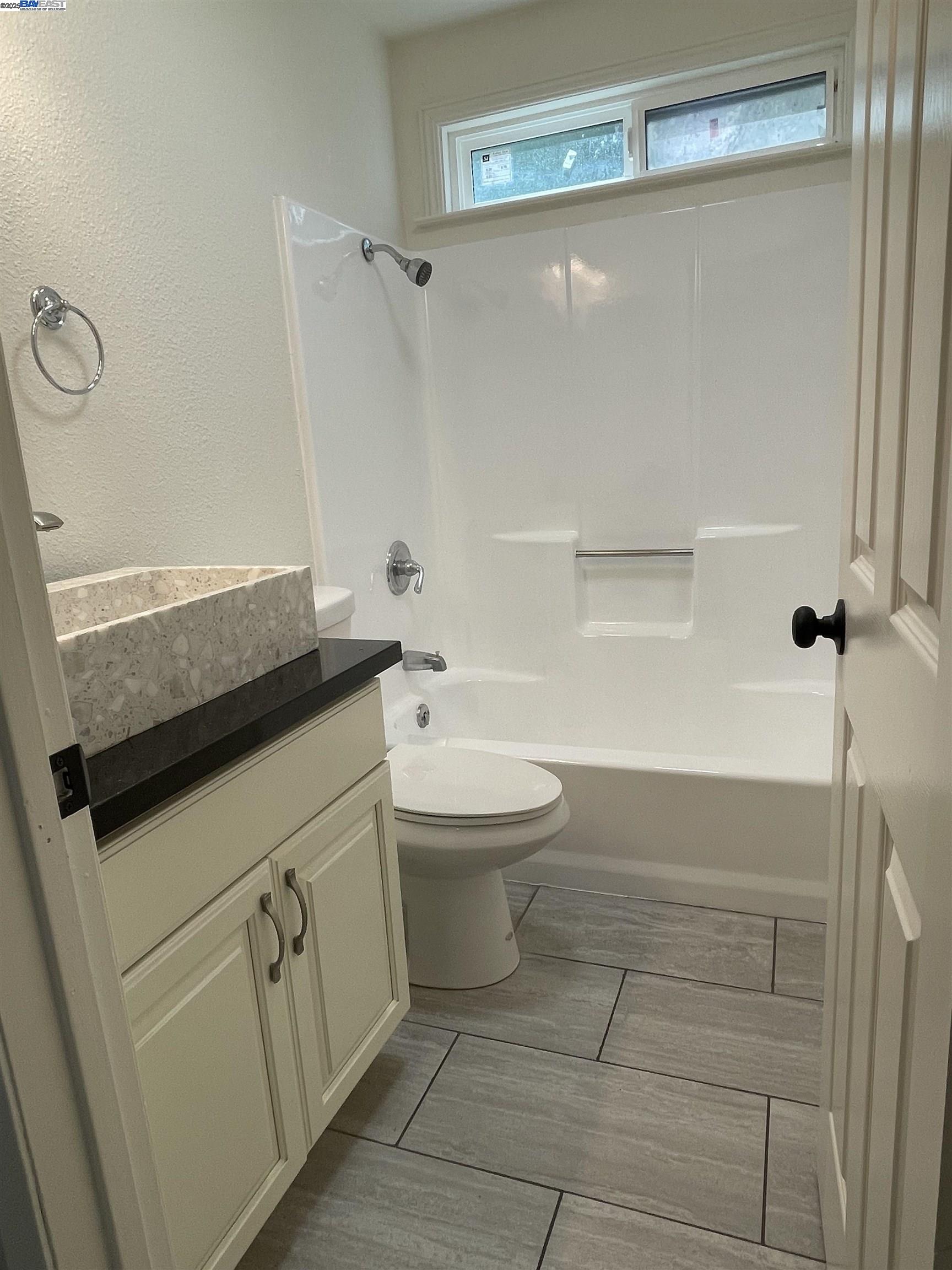 Detail Gallery Image 9 of 24 For 174 Horton Ave, Stockton,  CA 95206 - 3 Beds | 2 Baths