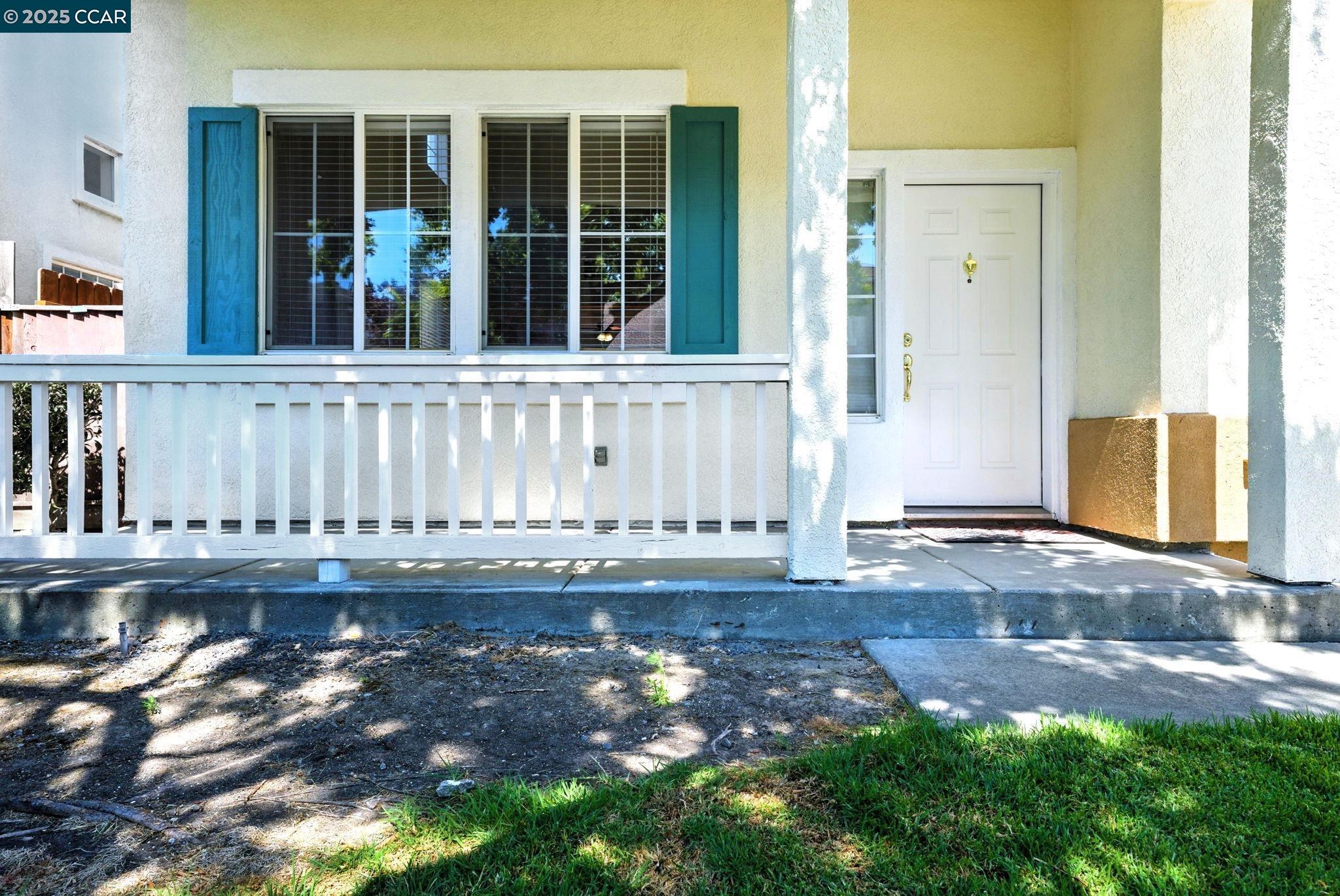Detail Gallery Image 2 of 19 For 728 Edward Werth Dr, Rodeo,  CA 94572 - 5 Beds | 3 Baths