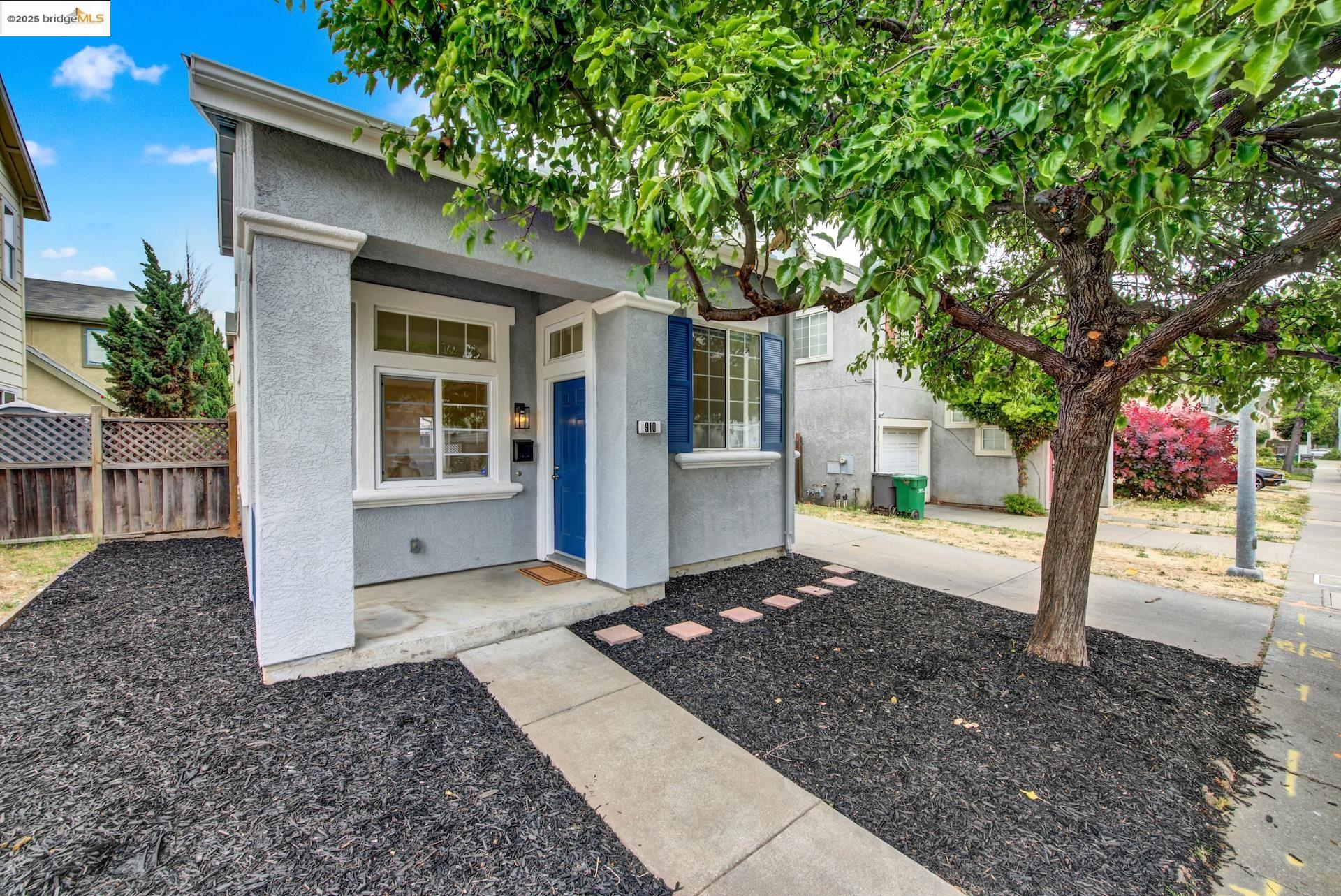 Thumbnail for 910 Myrtle St, Oakland, CA 94607