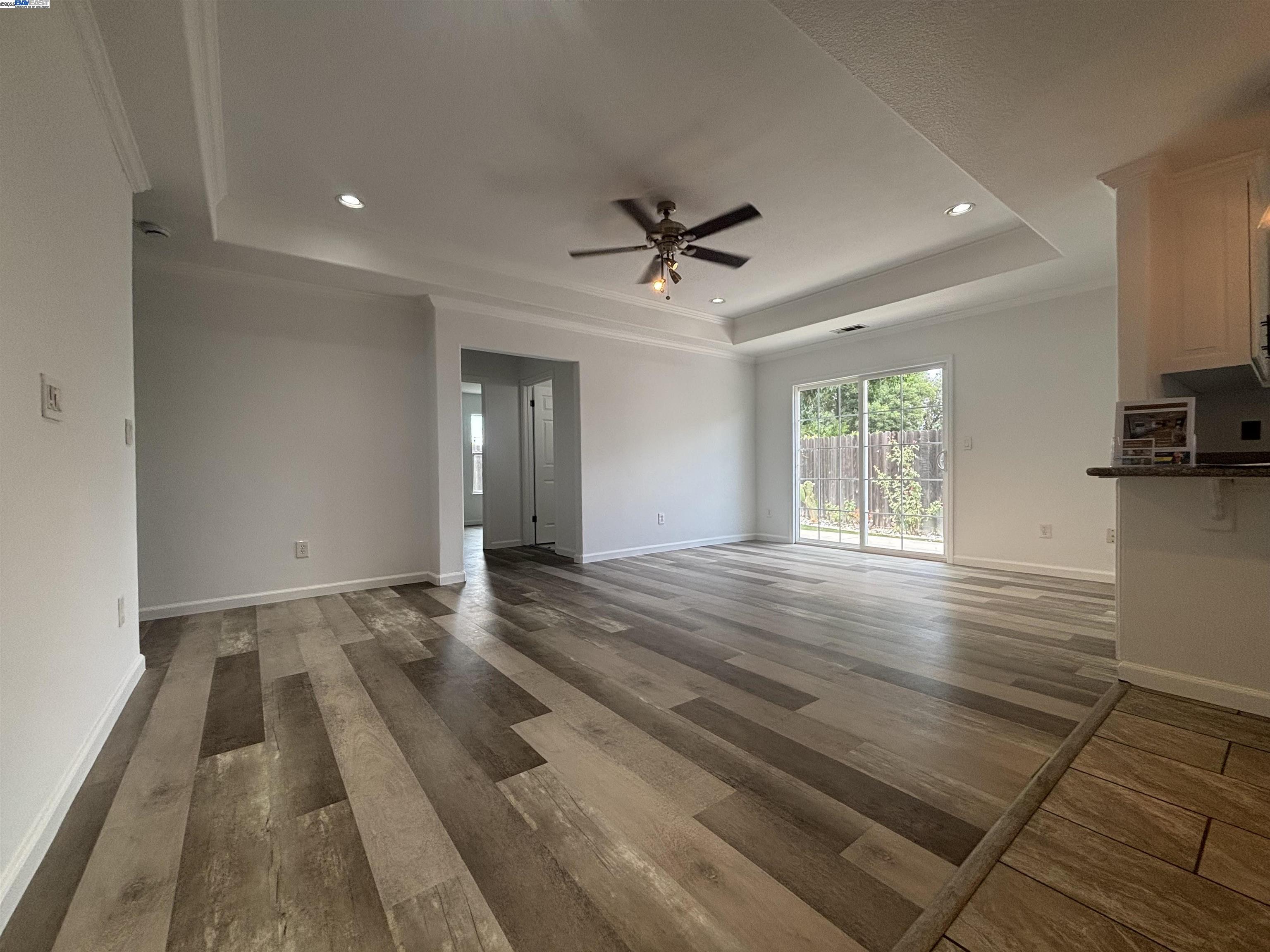 Detail Gallery Image 2 of 18 For 2621 Altos Ave, Sacramento,  CA 95815 - 5 Beds | 3 Baths