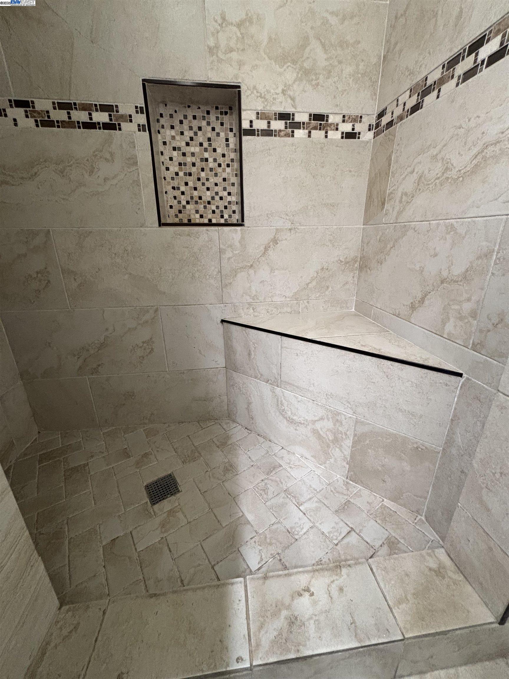 Detail Gallery Image 12 of 18 For 2621 Altos Ave, Sacramento,  CA 95815 - 5 Beds | 3 Baths