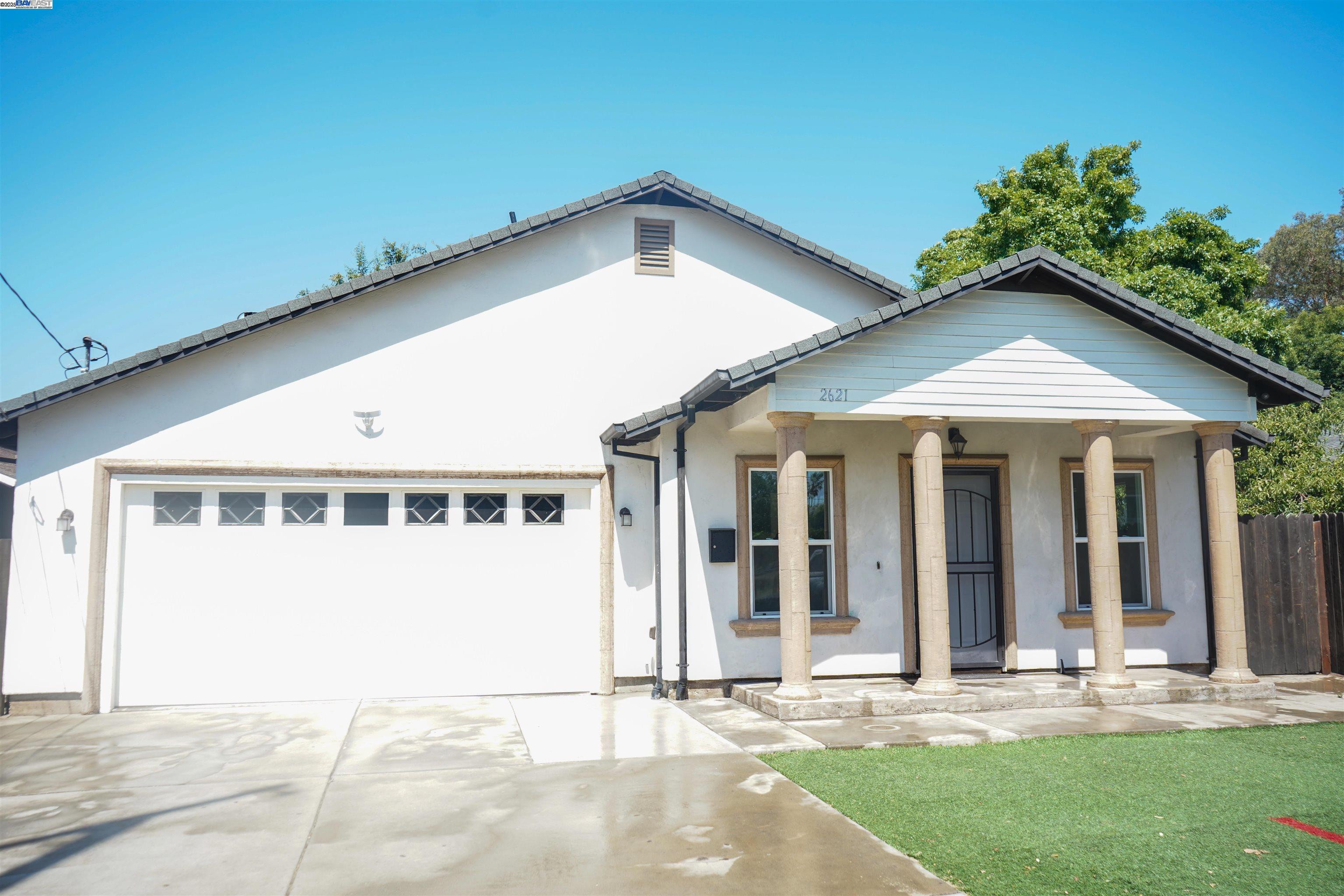 Detail Gallery Image 15 of 18 For 2621 Altos Ave, Sacramento,  CA 95815 - 5 Beds | 3 Baths