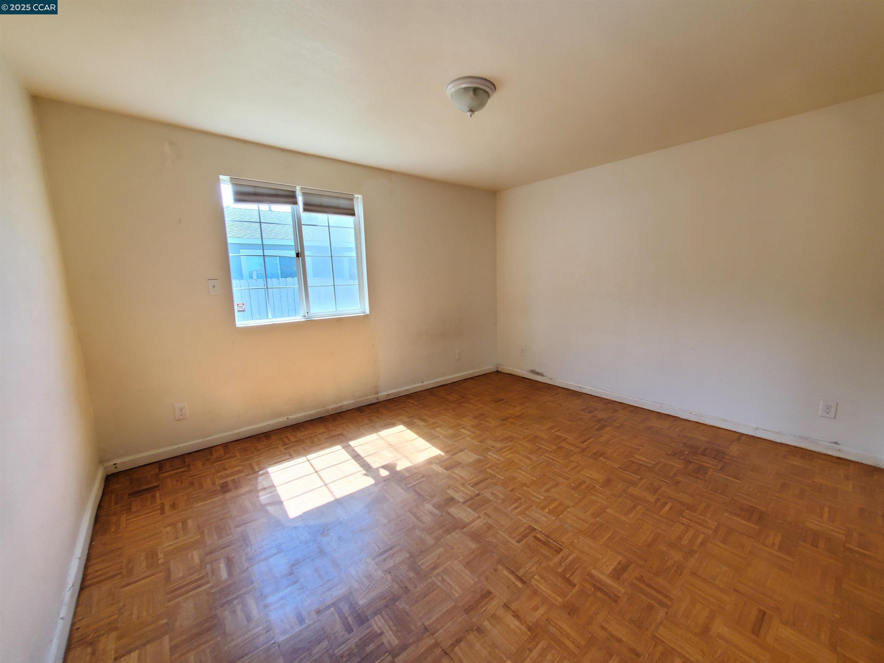 Detail Gallery Image 11 of 29 For 766 38th St, Richmond,  CA 94805 - 4 Beds | 2 Baths