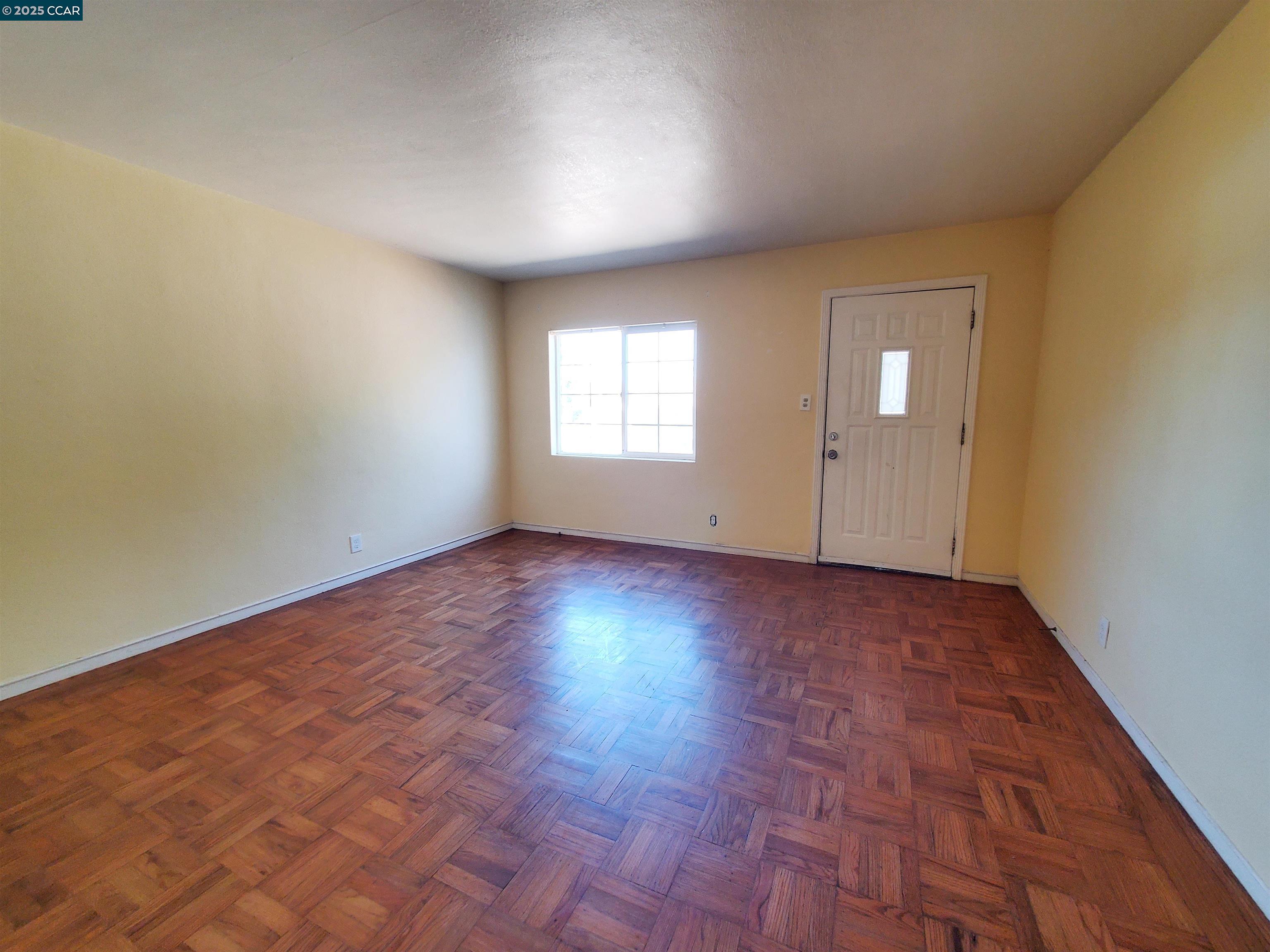 Detail Gallery Image 3 of 29 For 766 38th St, Richmond,  CA 94805 - 4 Beds | 2 Baths