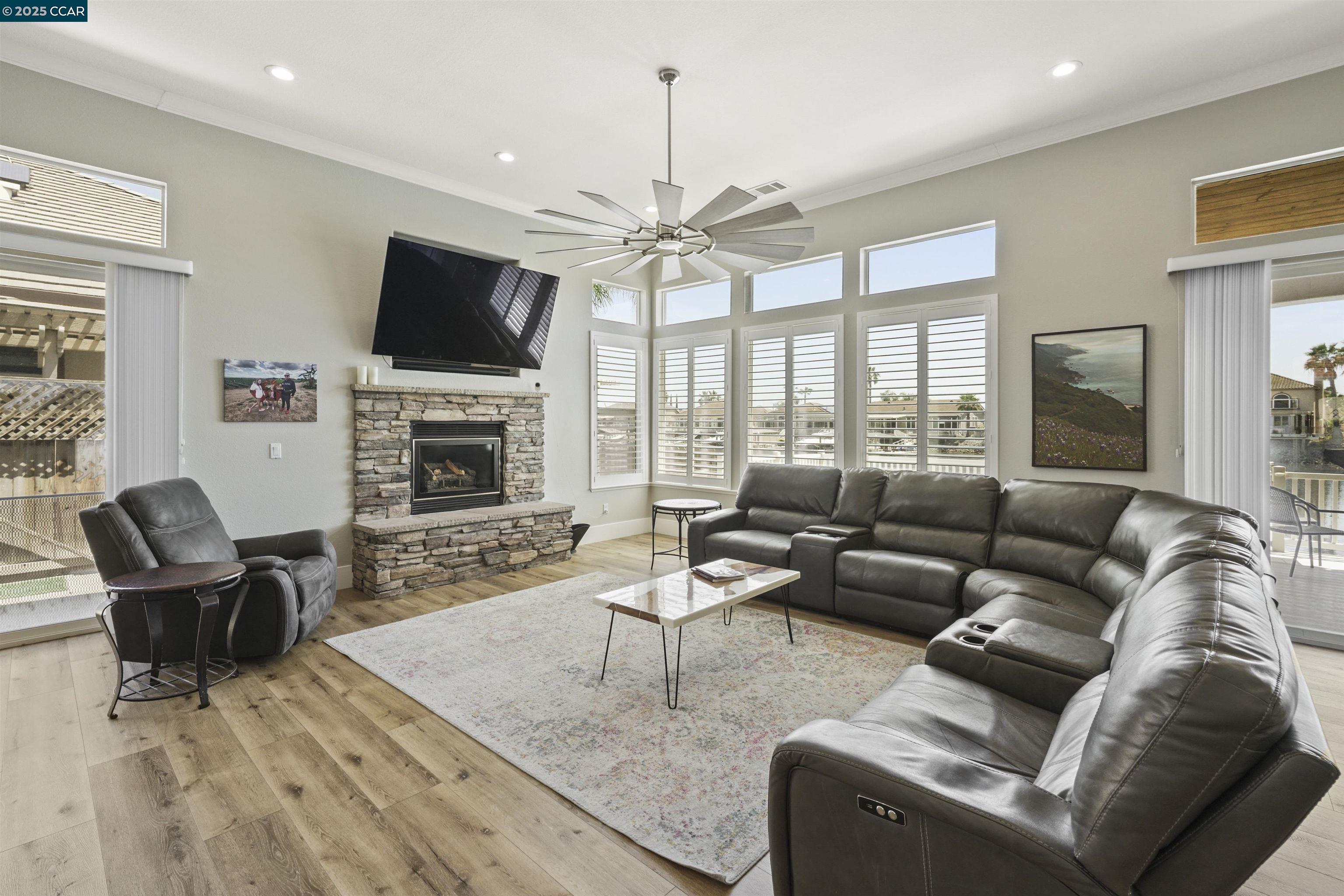Detail Gallery Image 14 of 56 For 3974 Bolinas Pl, Discovery Bay,  CA 94505 - 4 Beds | 3 Baths